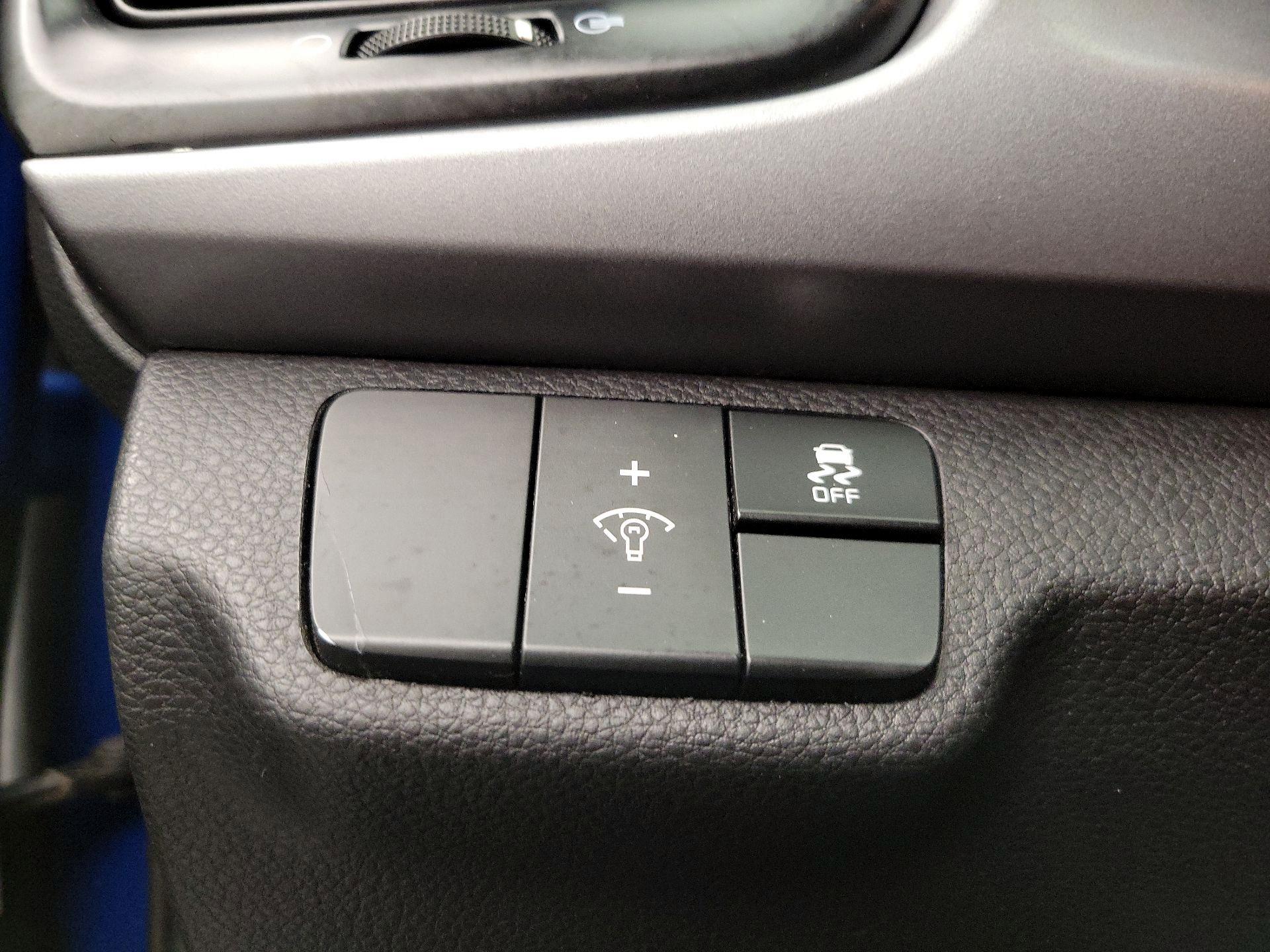 Thumbnail: 2022 Kia Rio - 13