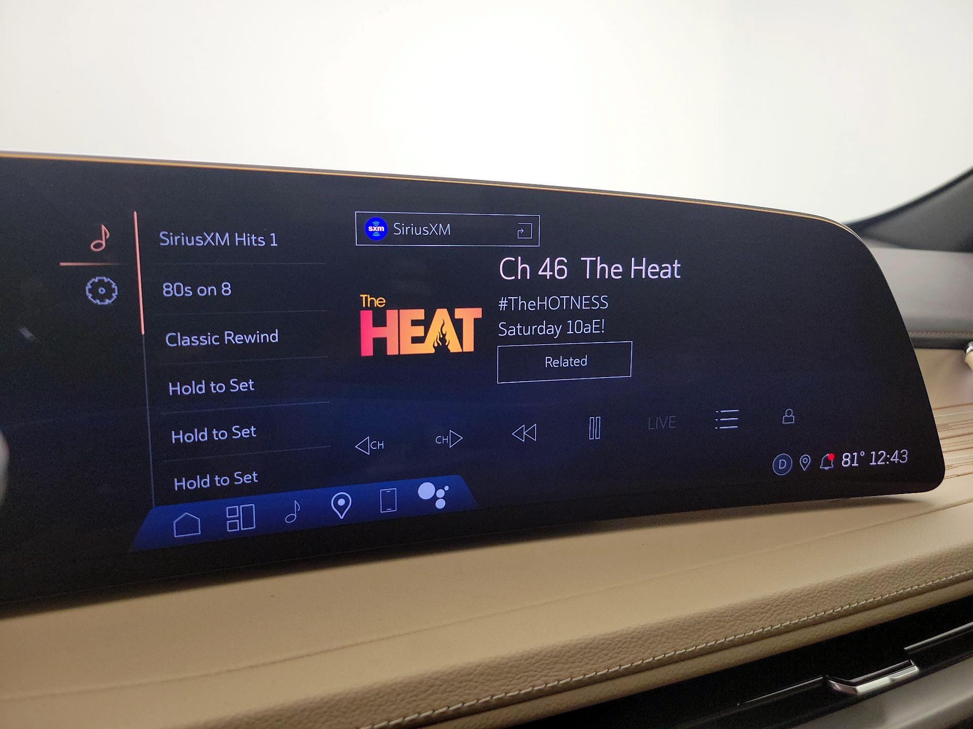 Thumbnail: 2025 Cadillac XT4 - 15