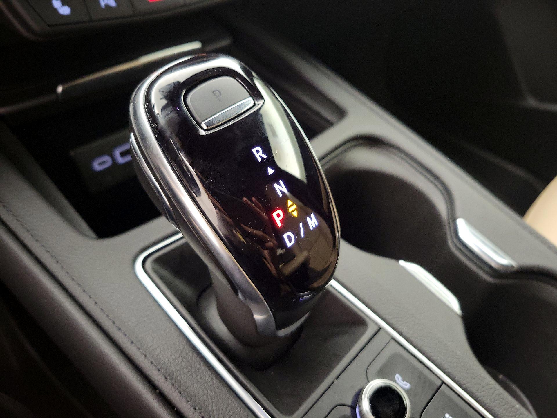 Thumbnail: 2025 Cadillac XT4 - 17