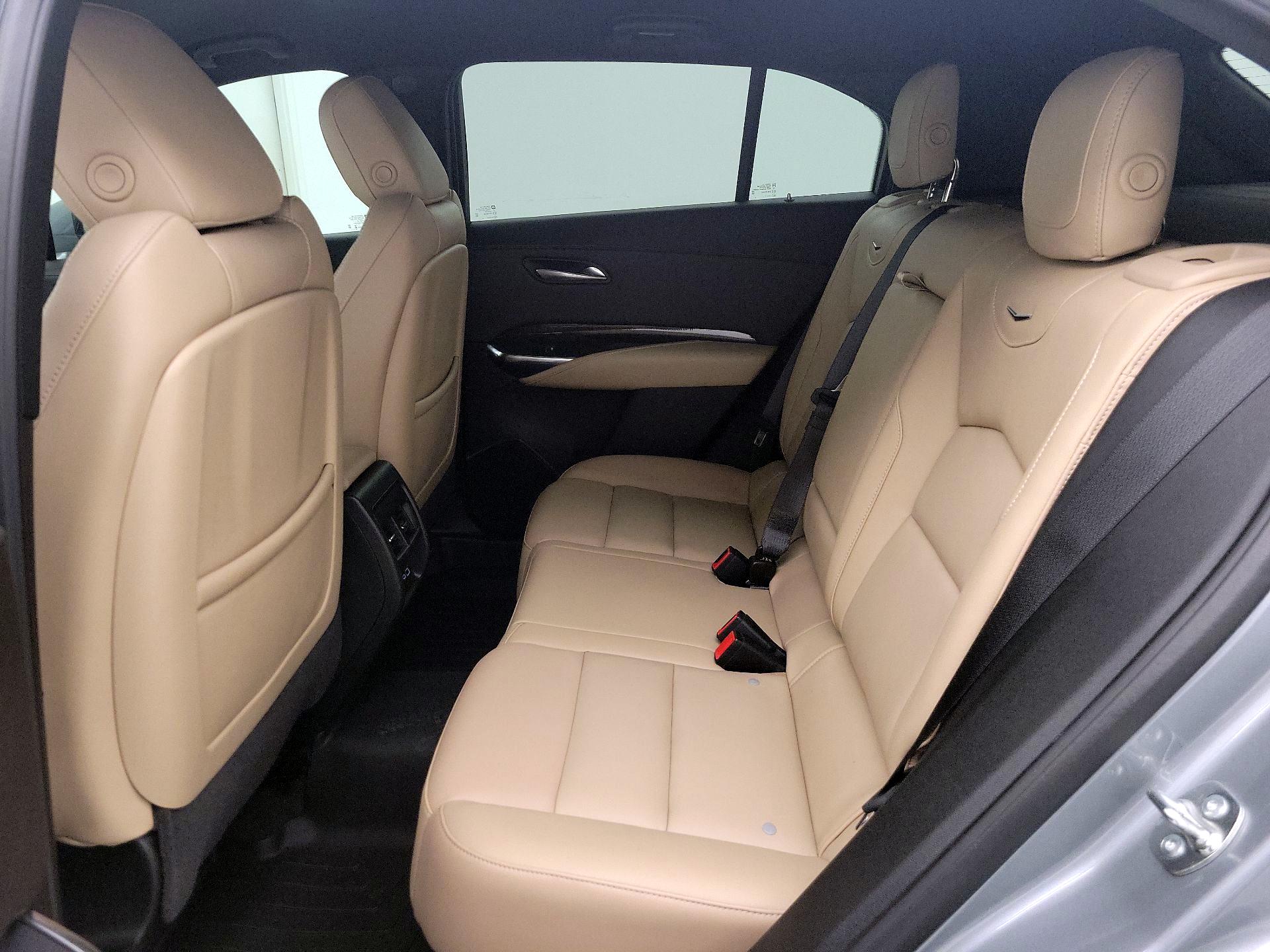 Thumbnail: 2025 Cadillac XT4 - 19