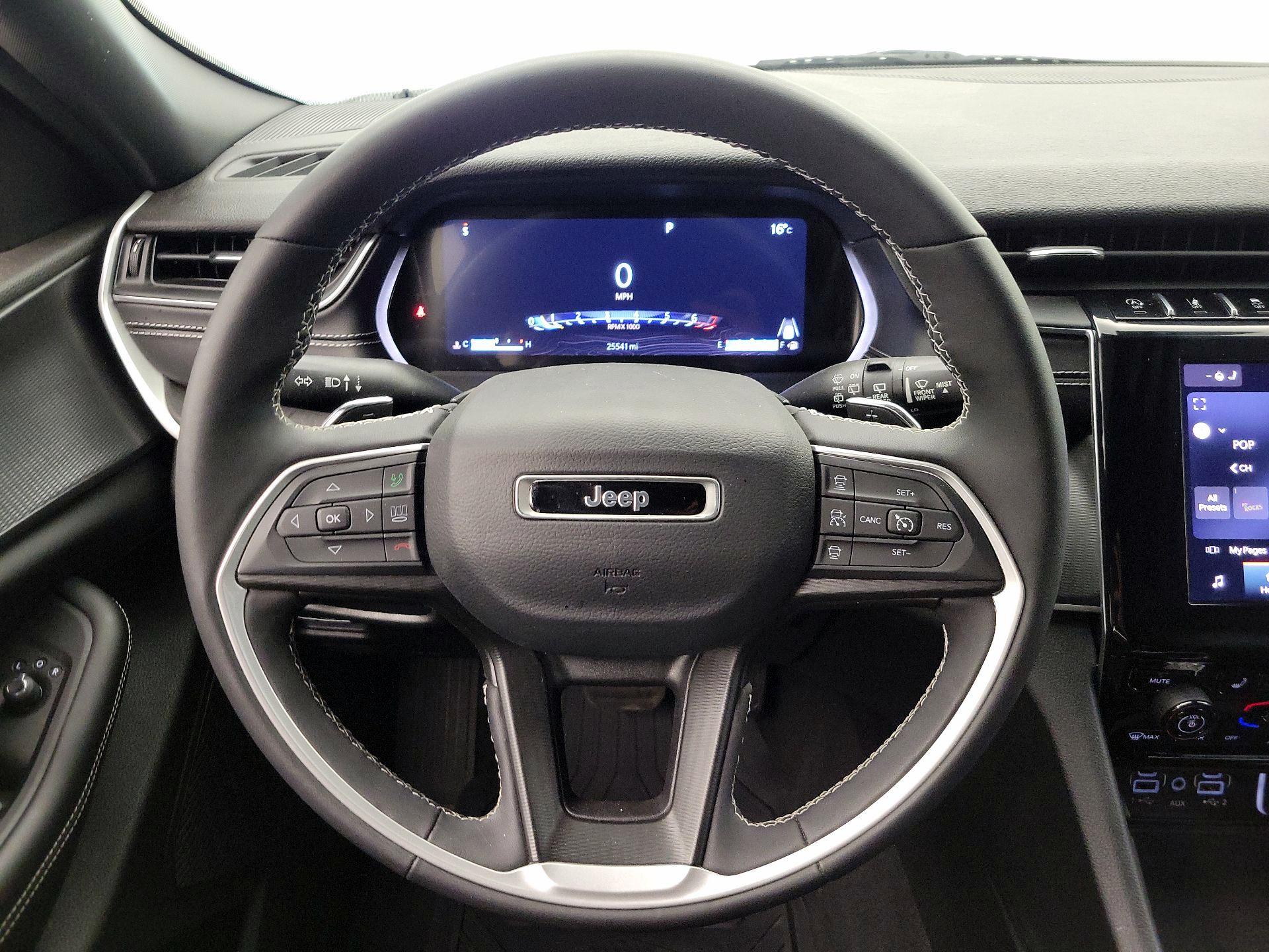 Thumbnail: 2023 Jeep Grand Cherokee - 10