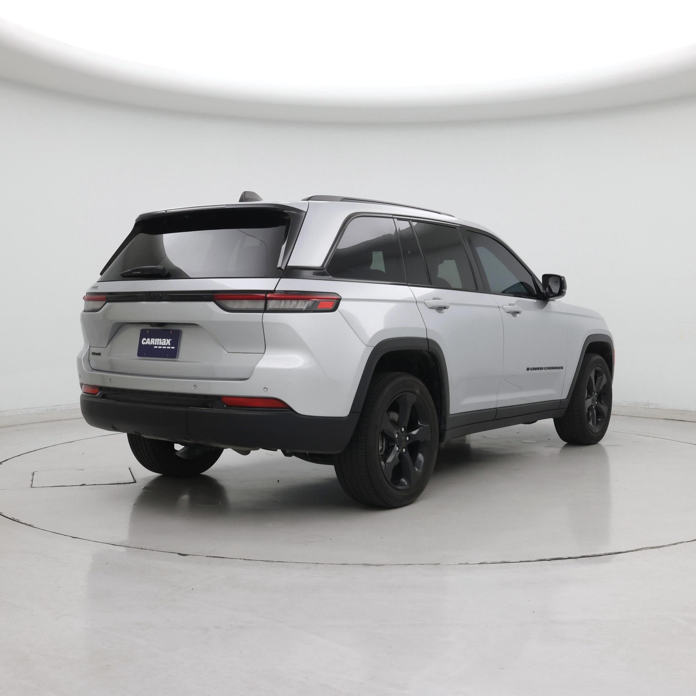 Thumbnail: 2023 Jeep Grand Cherokee - 8