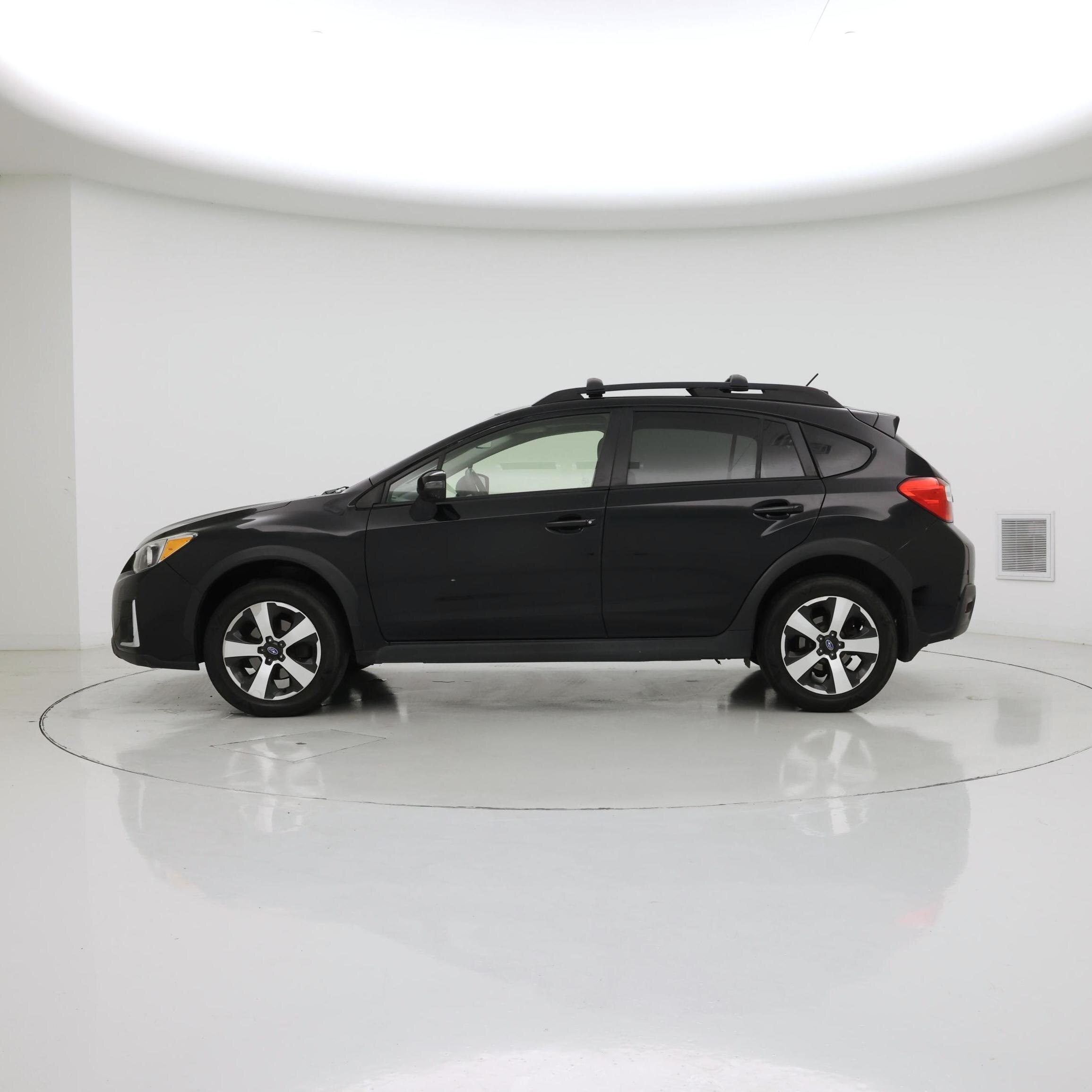 Thumbnail: 2017 Subaru Crosstrek - 3