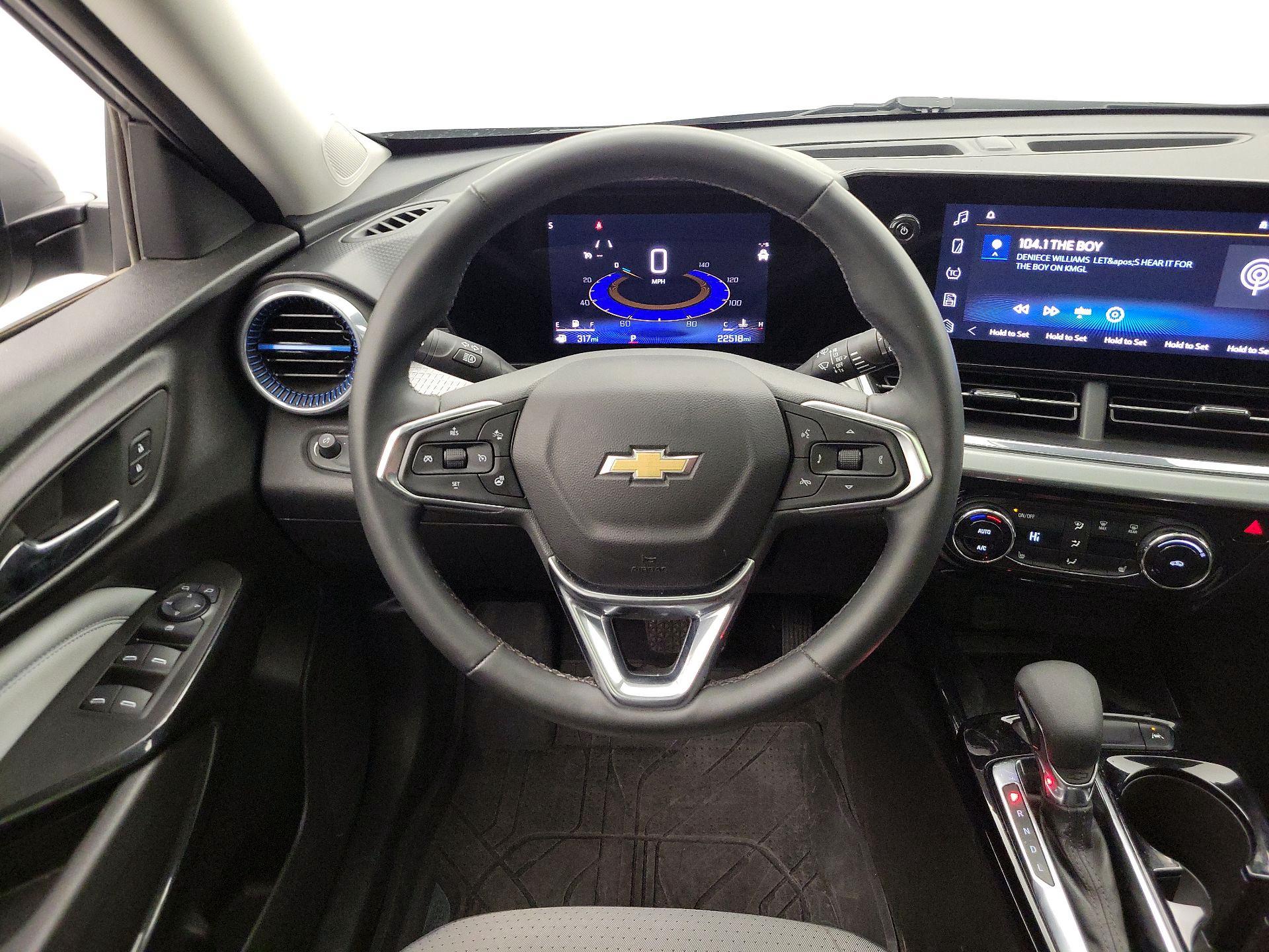 Thumbnail: 2025 Chevrolet Trax - 10