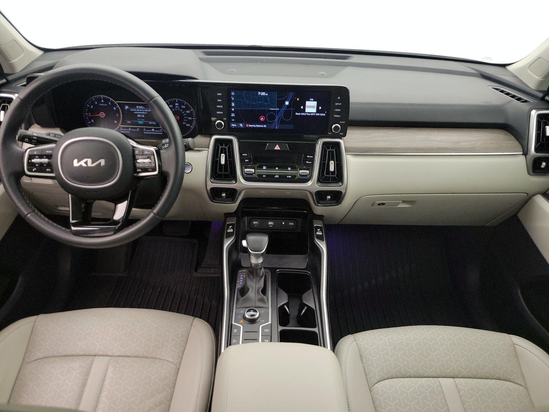 Thumbnail: 2023 Kia Sorento - 9