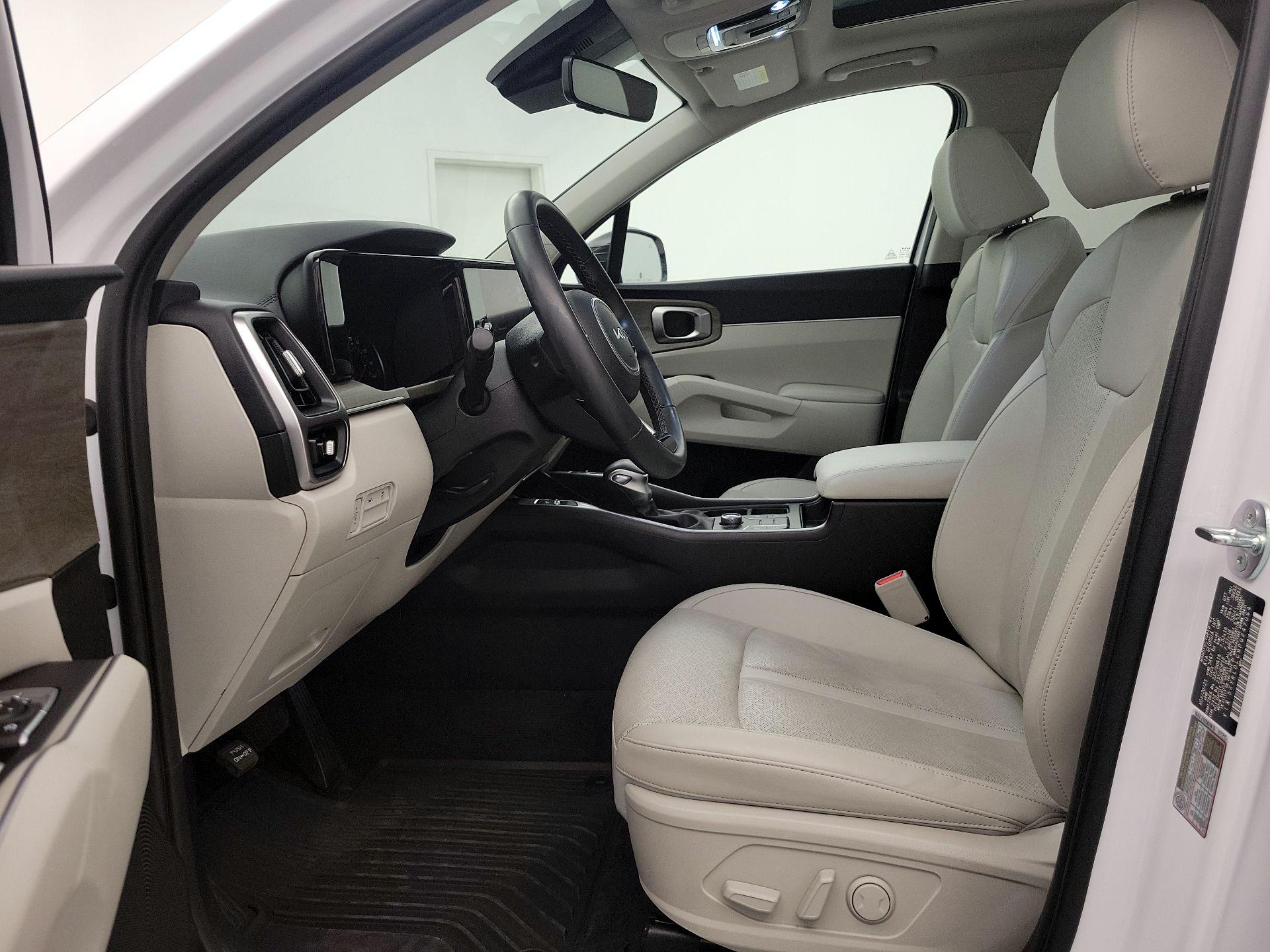 Thumbnail: 2023 Kia Sorento - 11