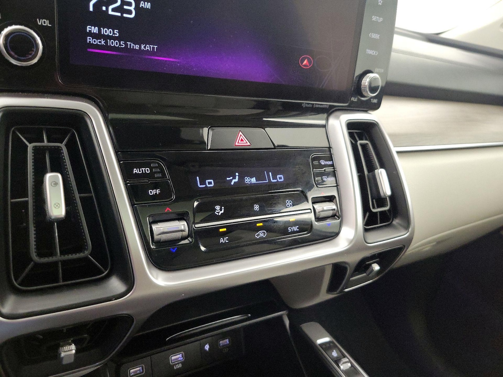 2023 Kia Sorento X-Line S - Photo 18