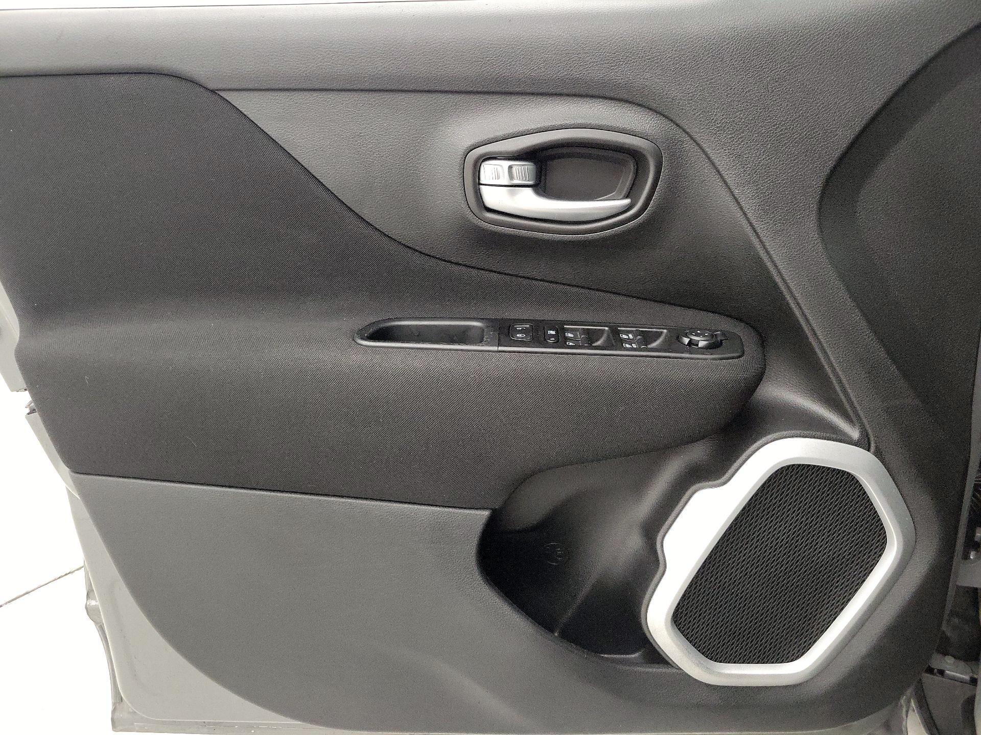 Thumbnail: 2020 Jeep Renegade - 12