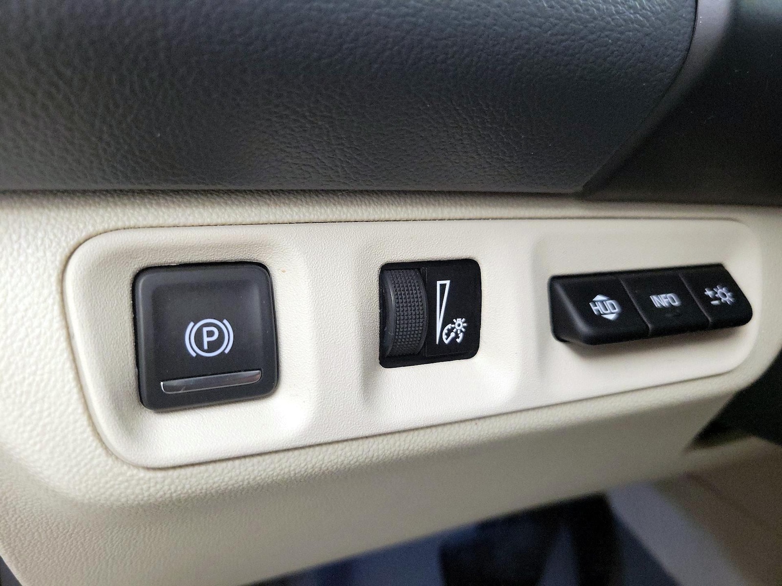 2020 GMC Acadia Denali - Photo 14