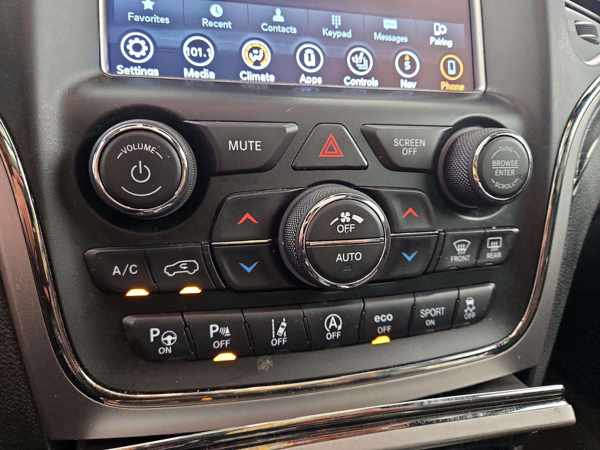 Thumbnail: 2018 Jeep Grand Cherokee - 17