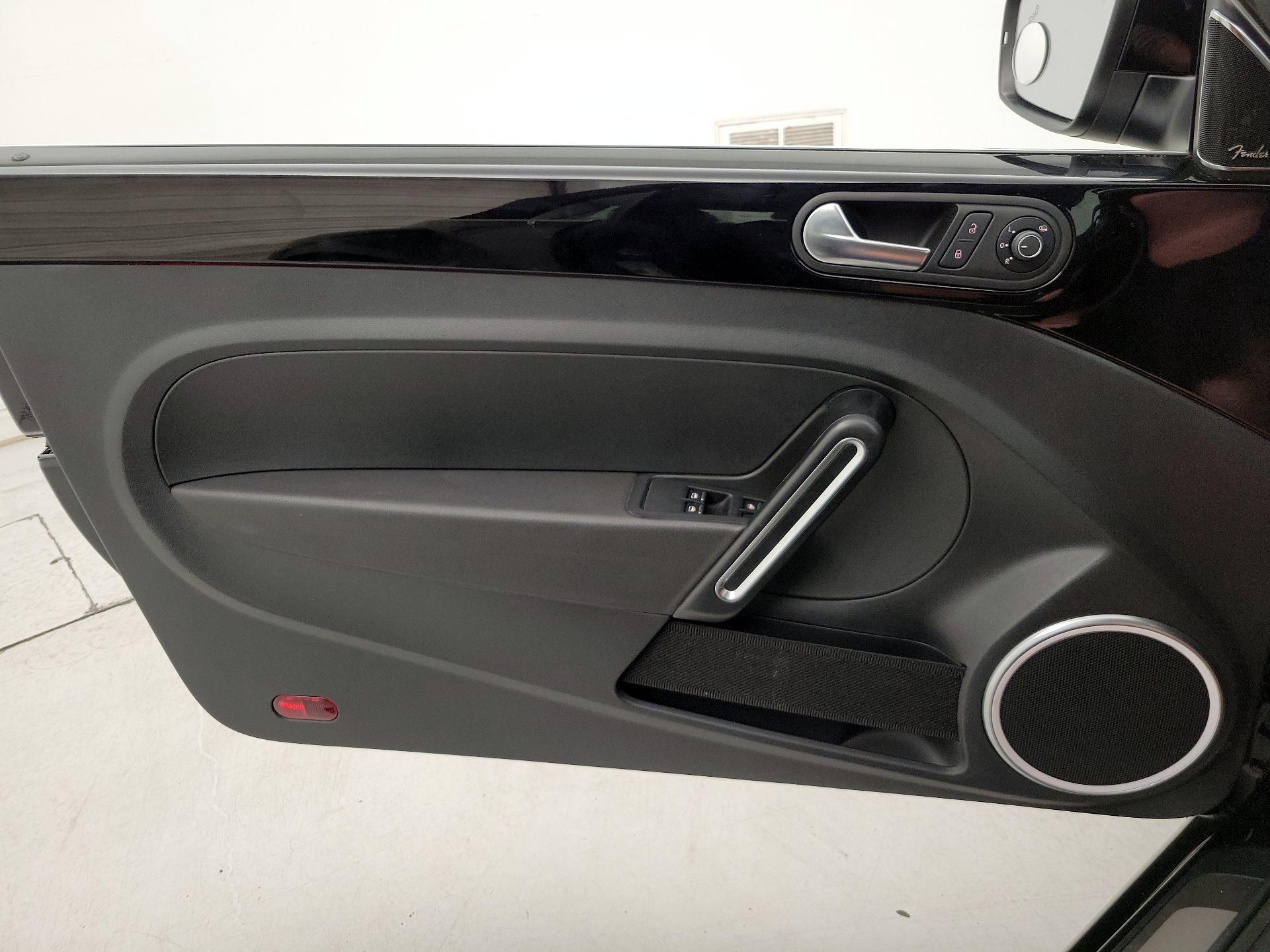 Thumbnail: 2019 Volkswagen Beetle - 12
