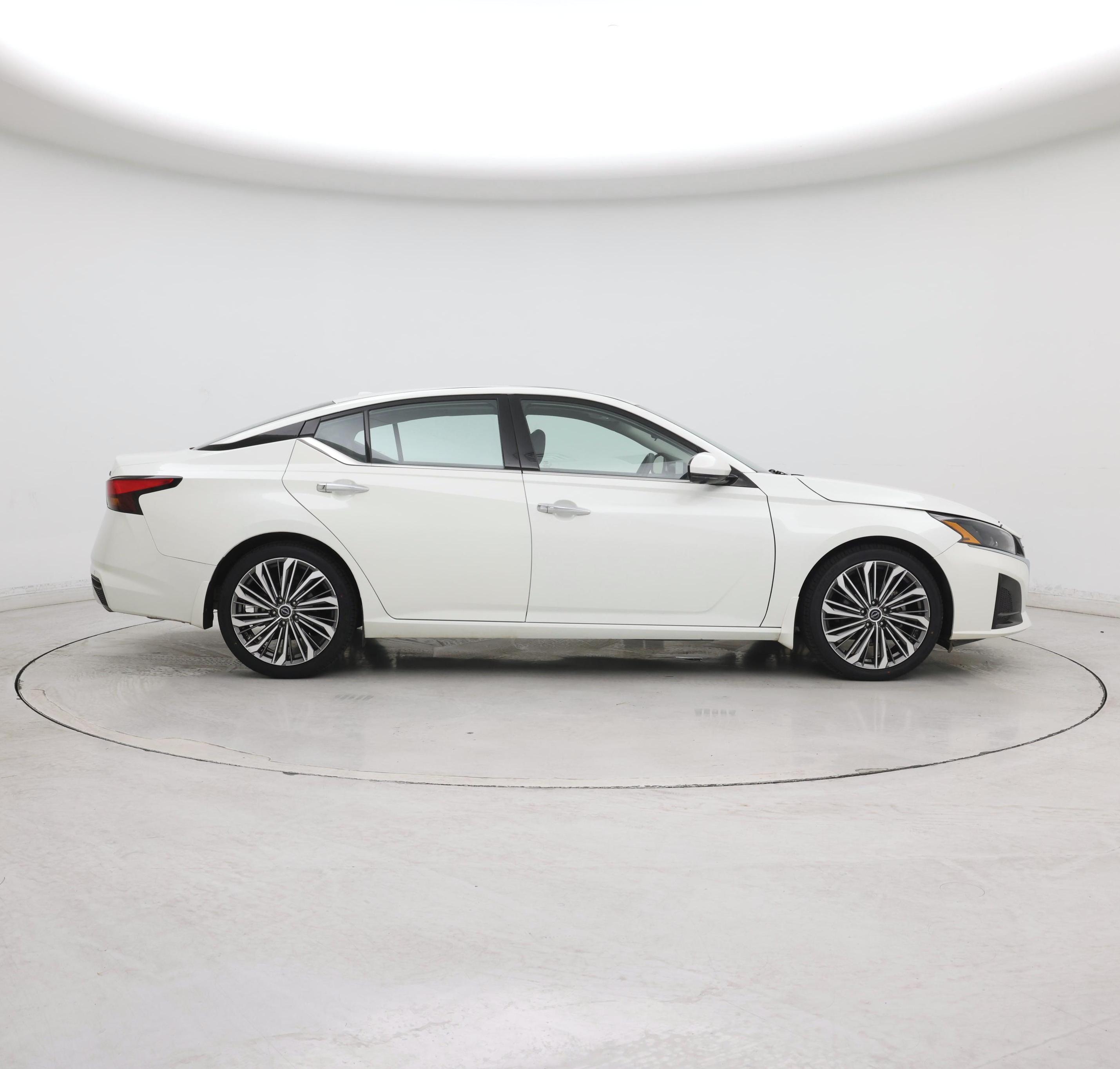 Thumbnail: 2023 Nissan Altima - 7