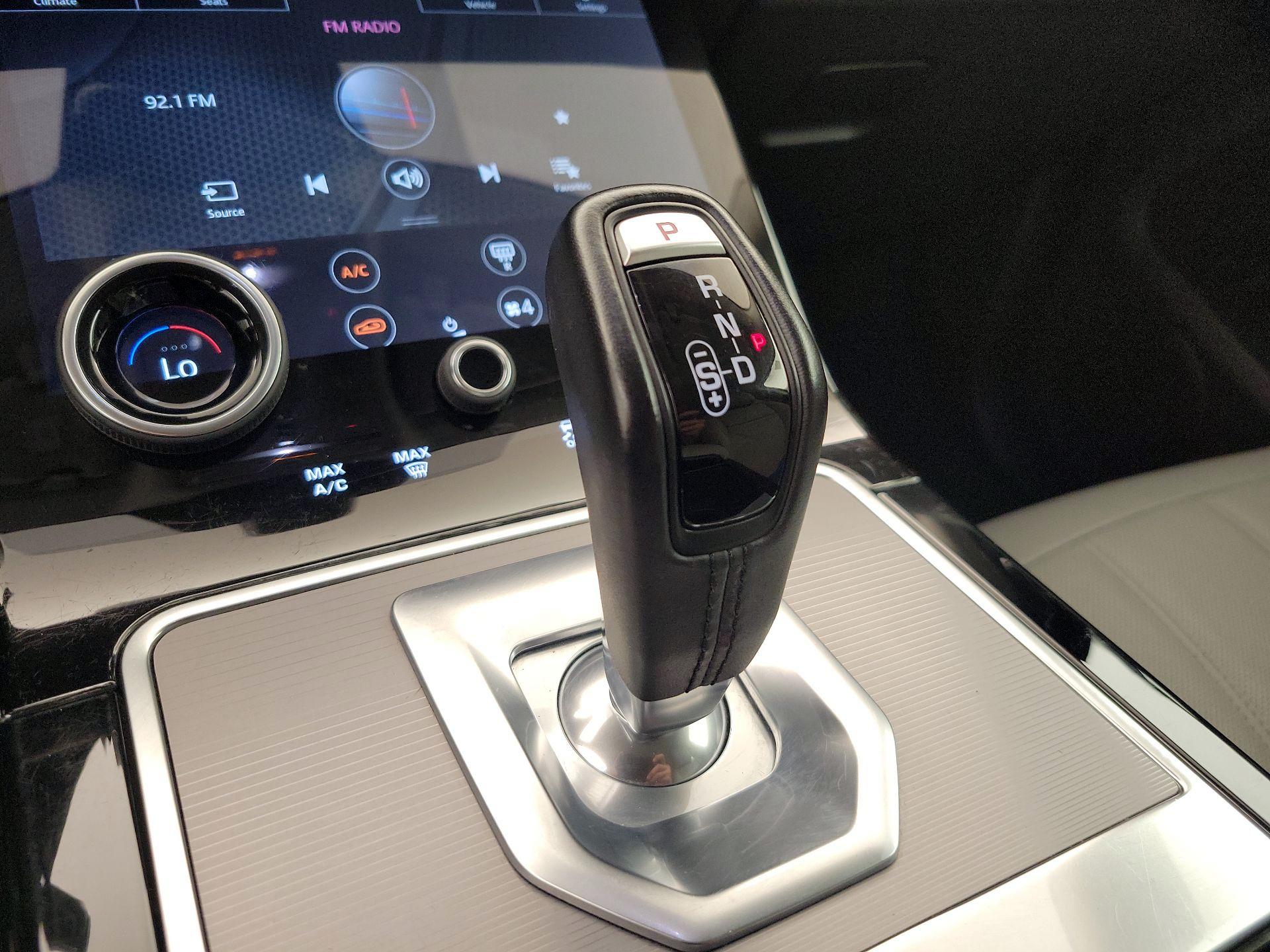 Thumbnail: 2020 Land Rover Range Rover Evoque - 17