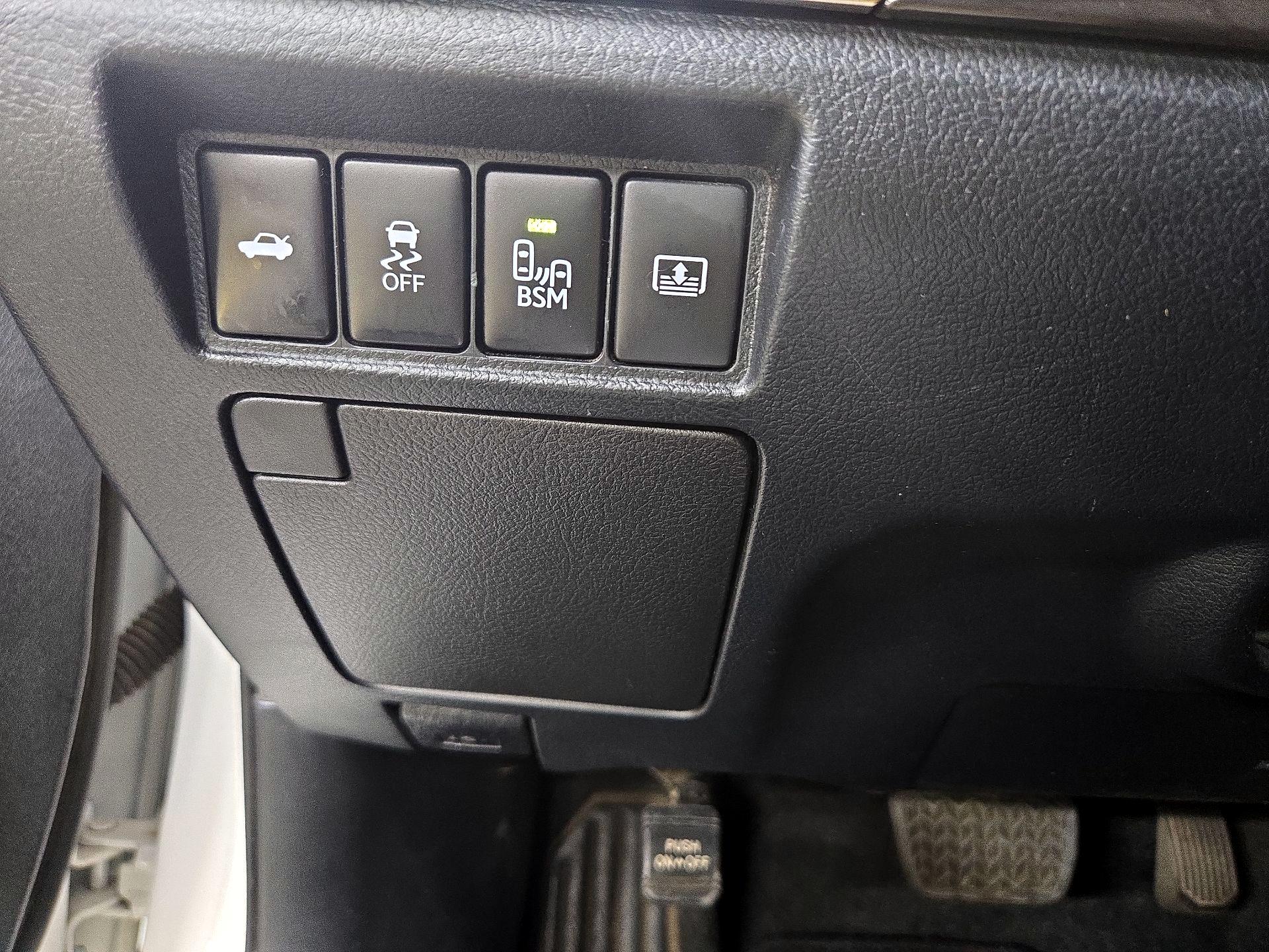 Thumbnail: 2015 Toyota Avalon - 13