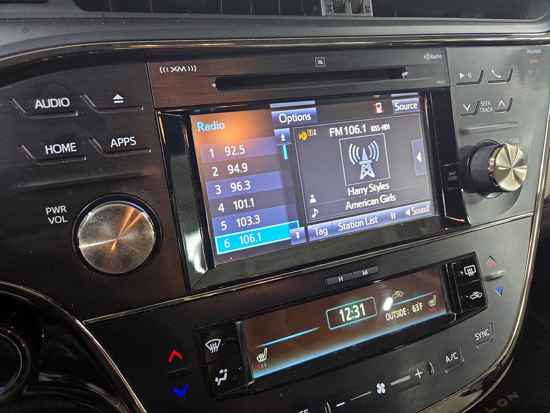 Thumbnail: 2015 Toyota Avalon - 15