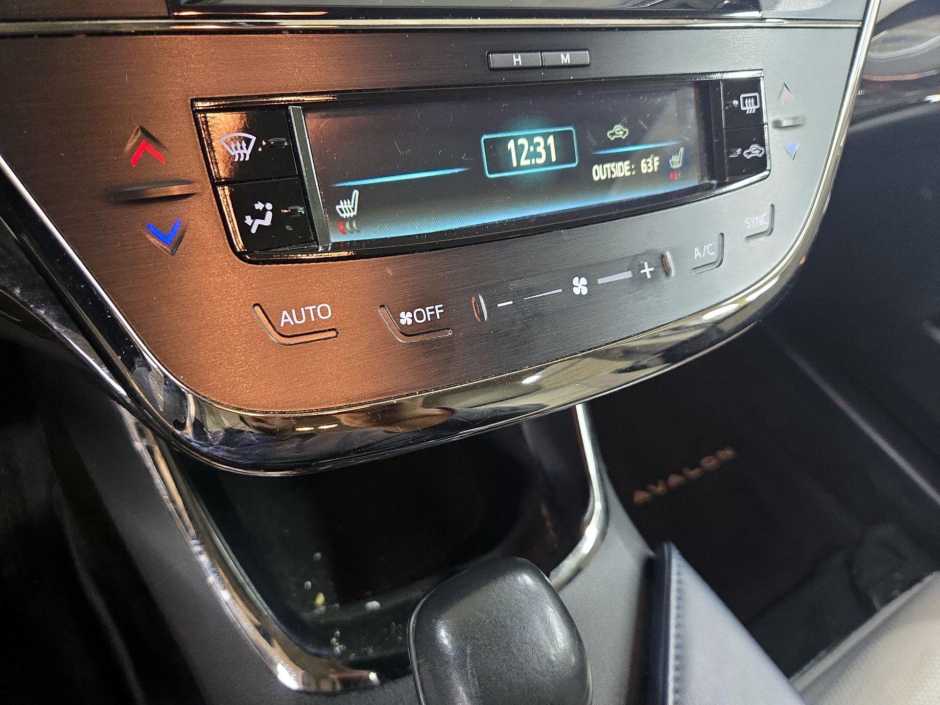 Thumbnail: 2015 Toyota Avalon - 16