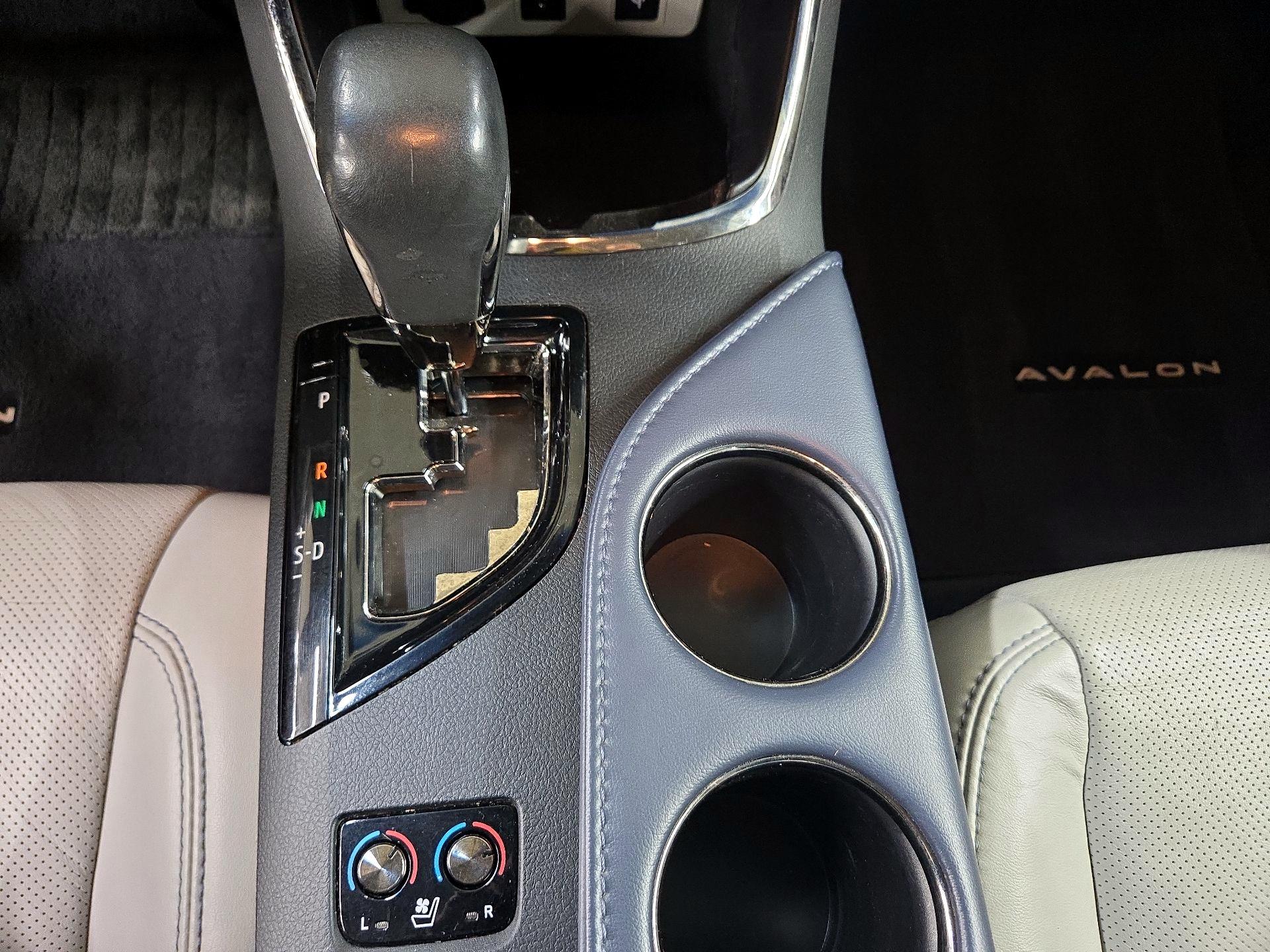 Thumbnail: 2015 Toyota Avalon - 17