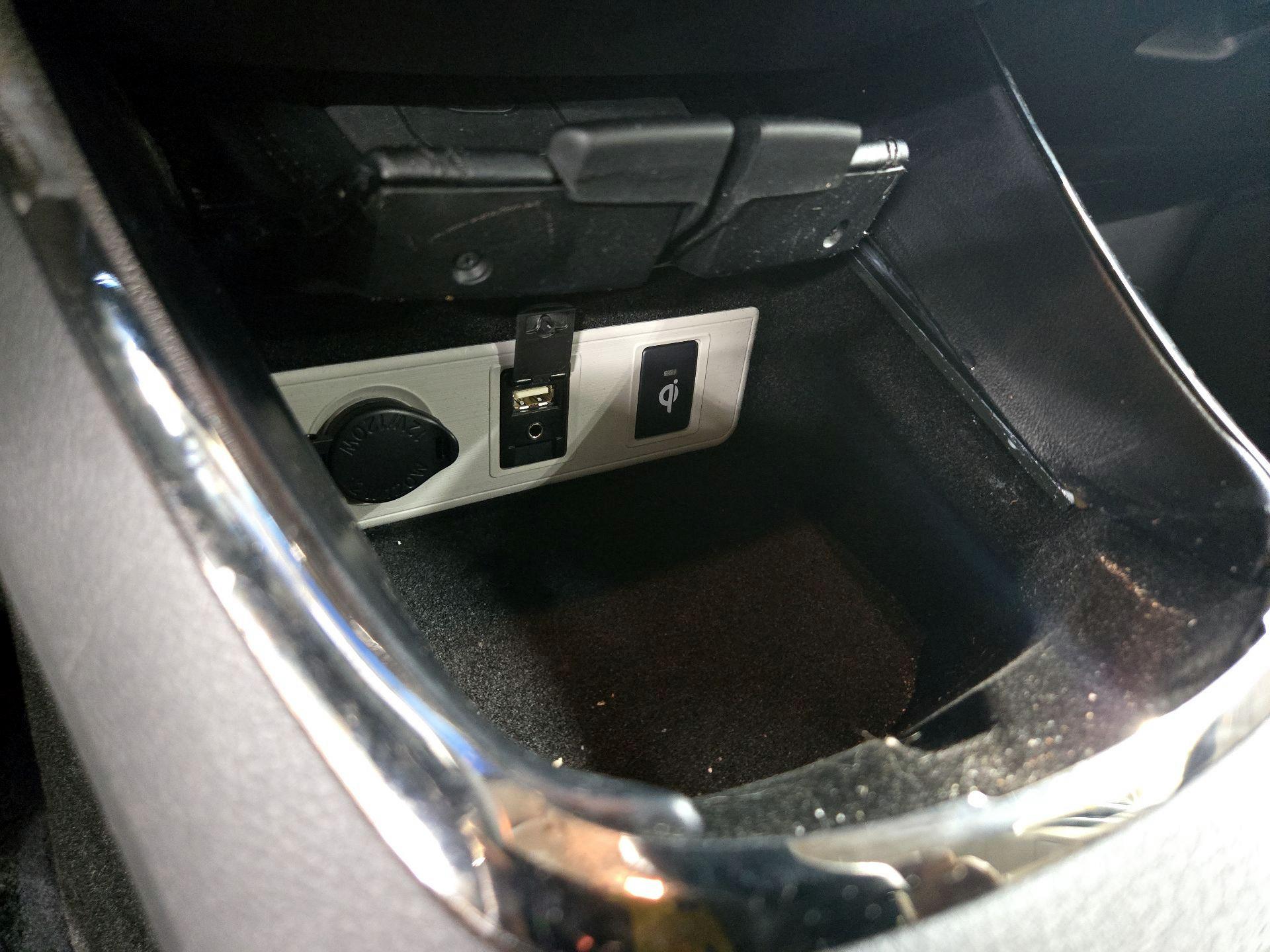 Thumbnail: 2015 Toyota Avalon - 18