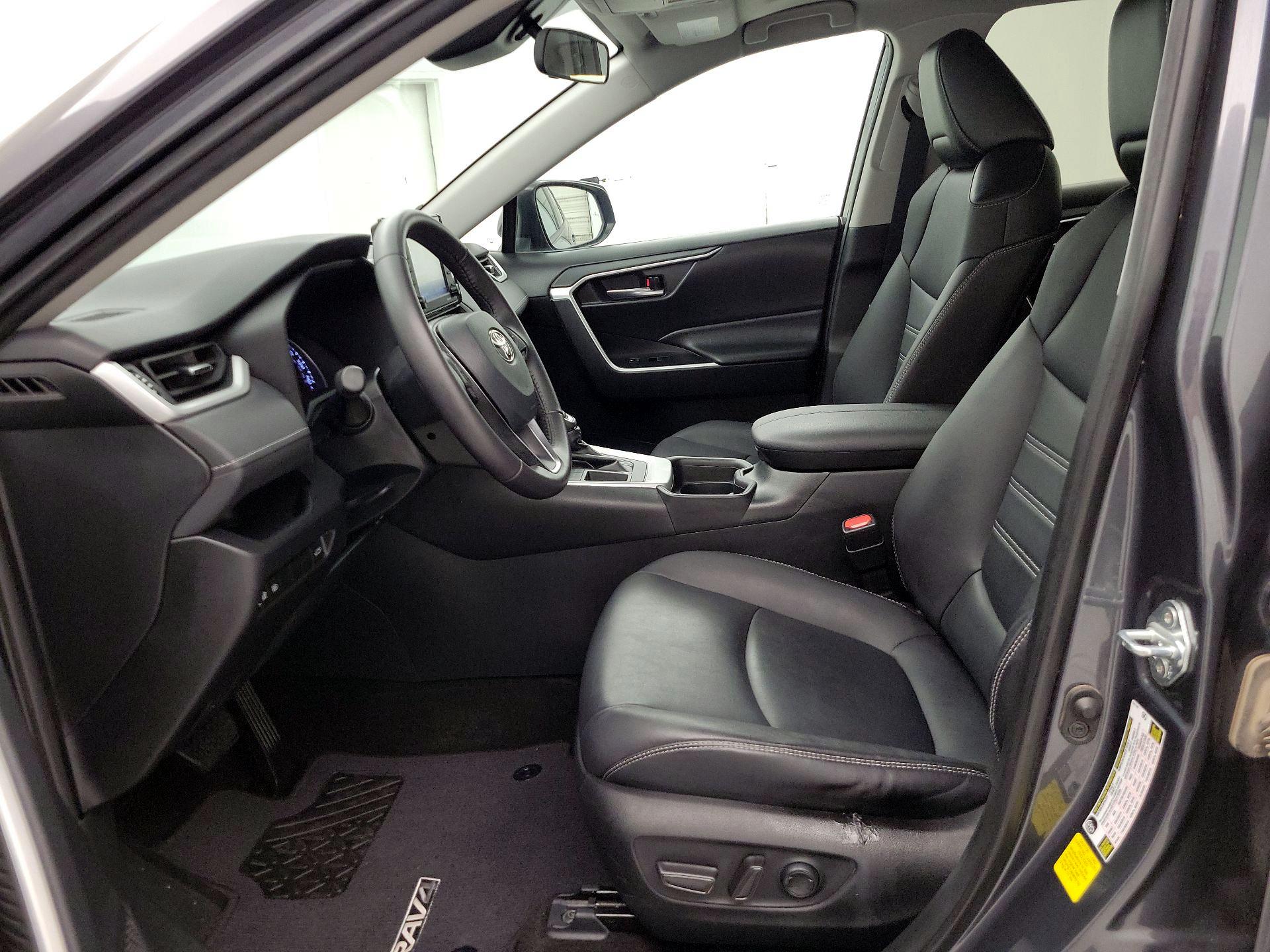 Thumbnail: 2021 Toyota RAV4 - 11
