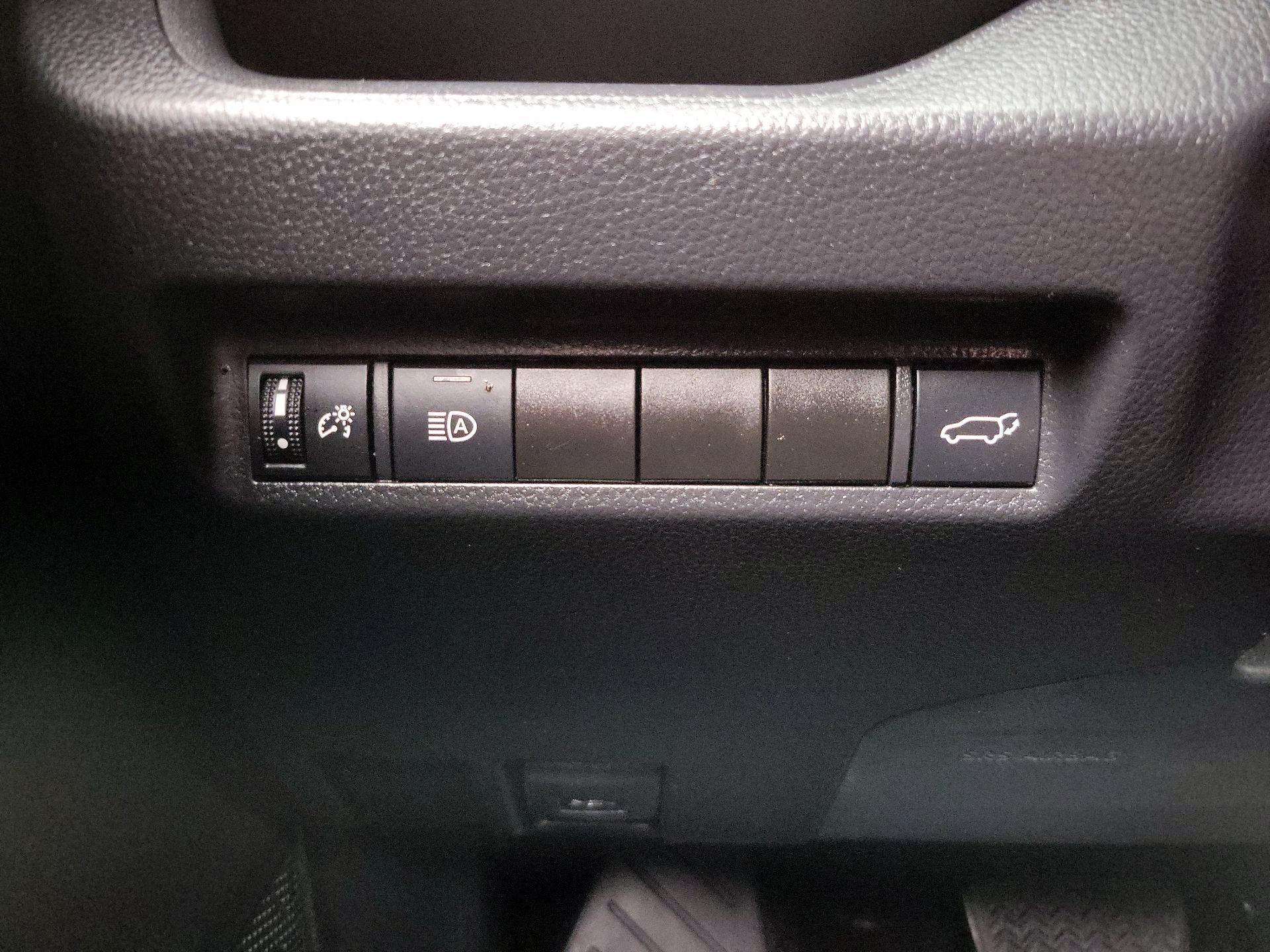 Thumbnail: 2021 Toyota RAV4 - 13