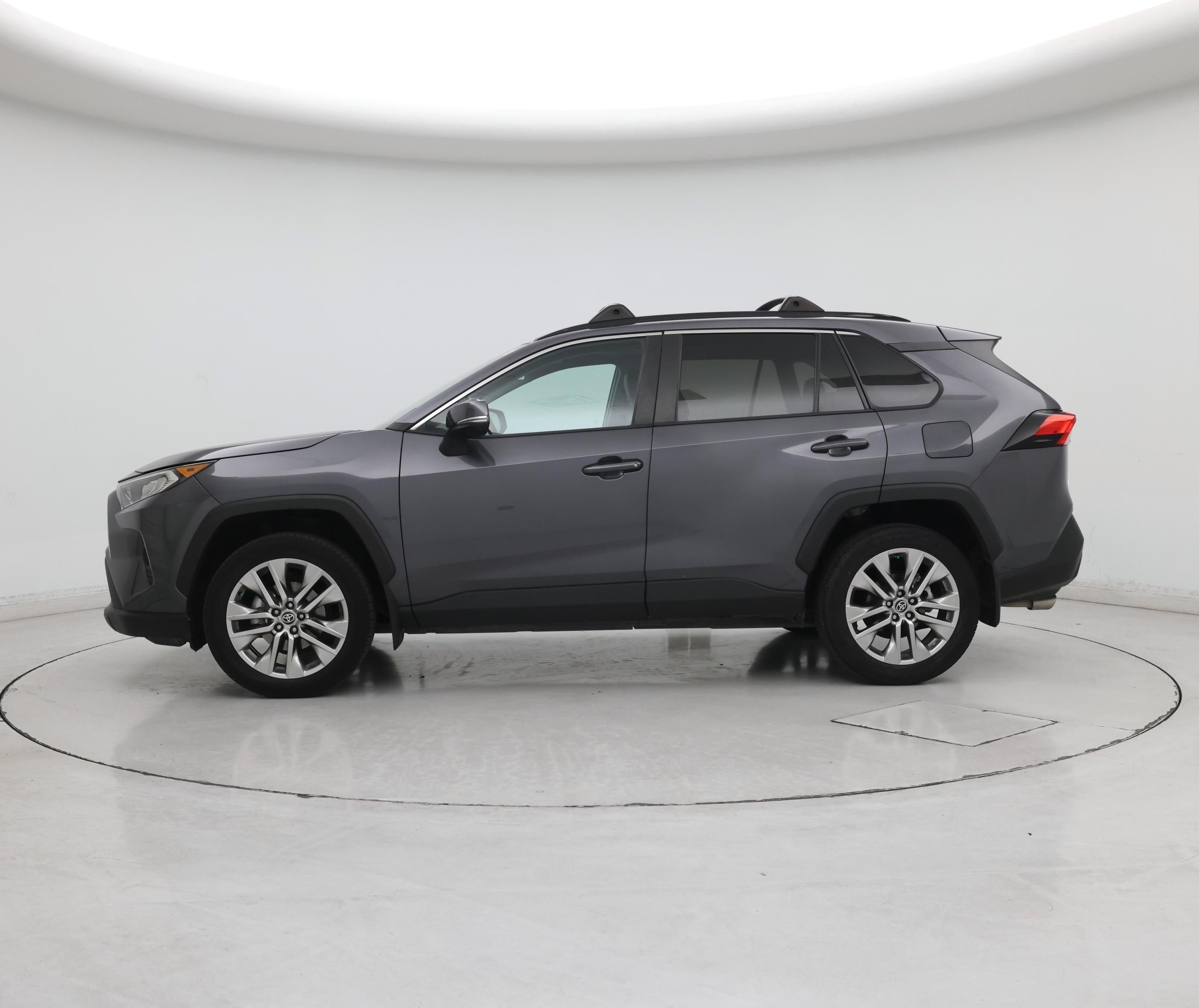 Thumbnail: 2021 Toyota RAV4 - 3