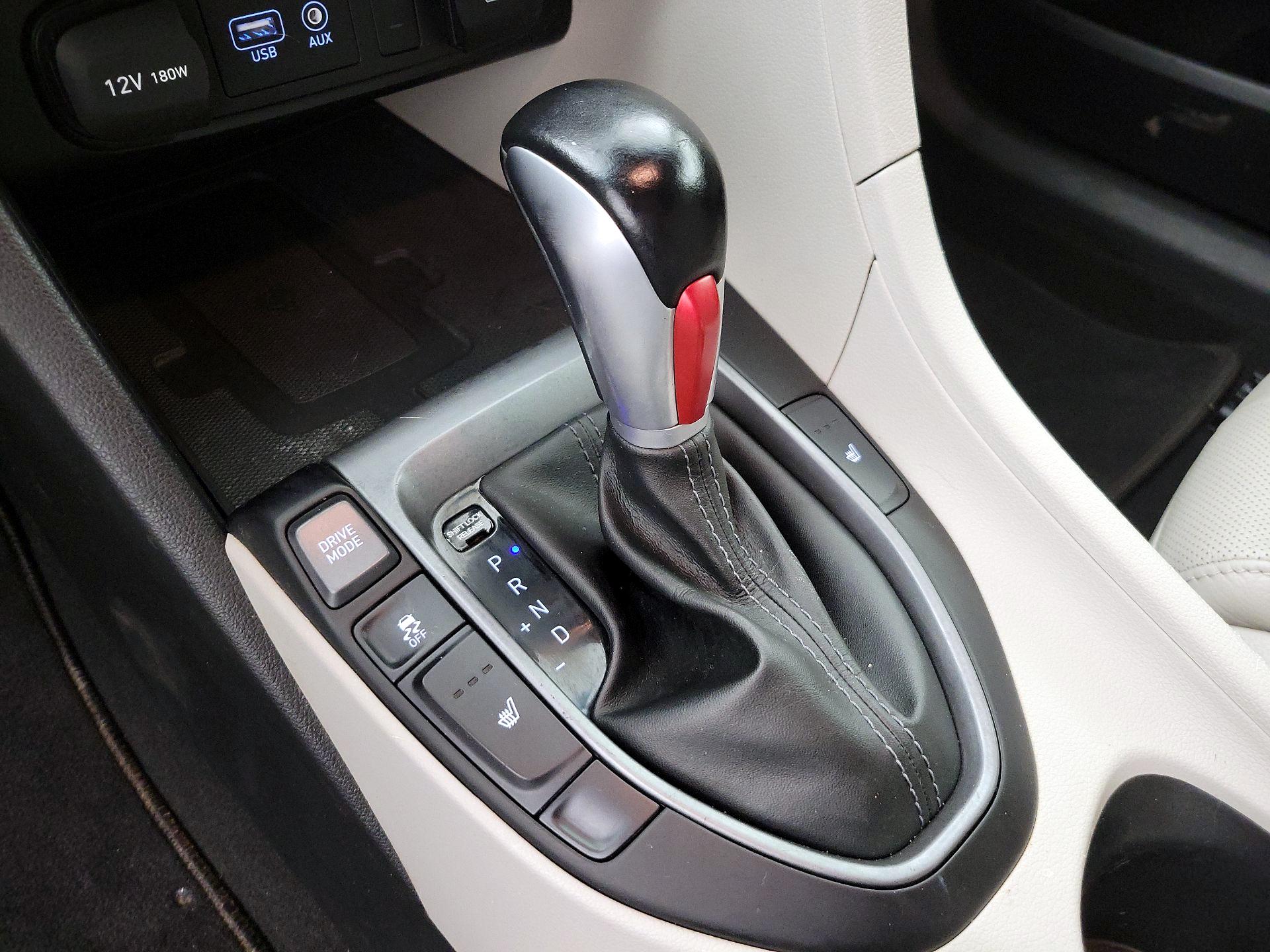 Thumbnail: 2019 Hyundai Veloster - 18