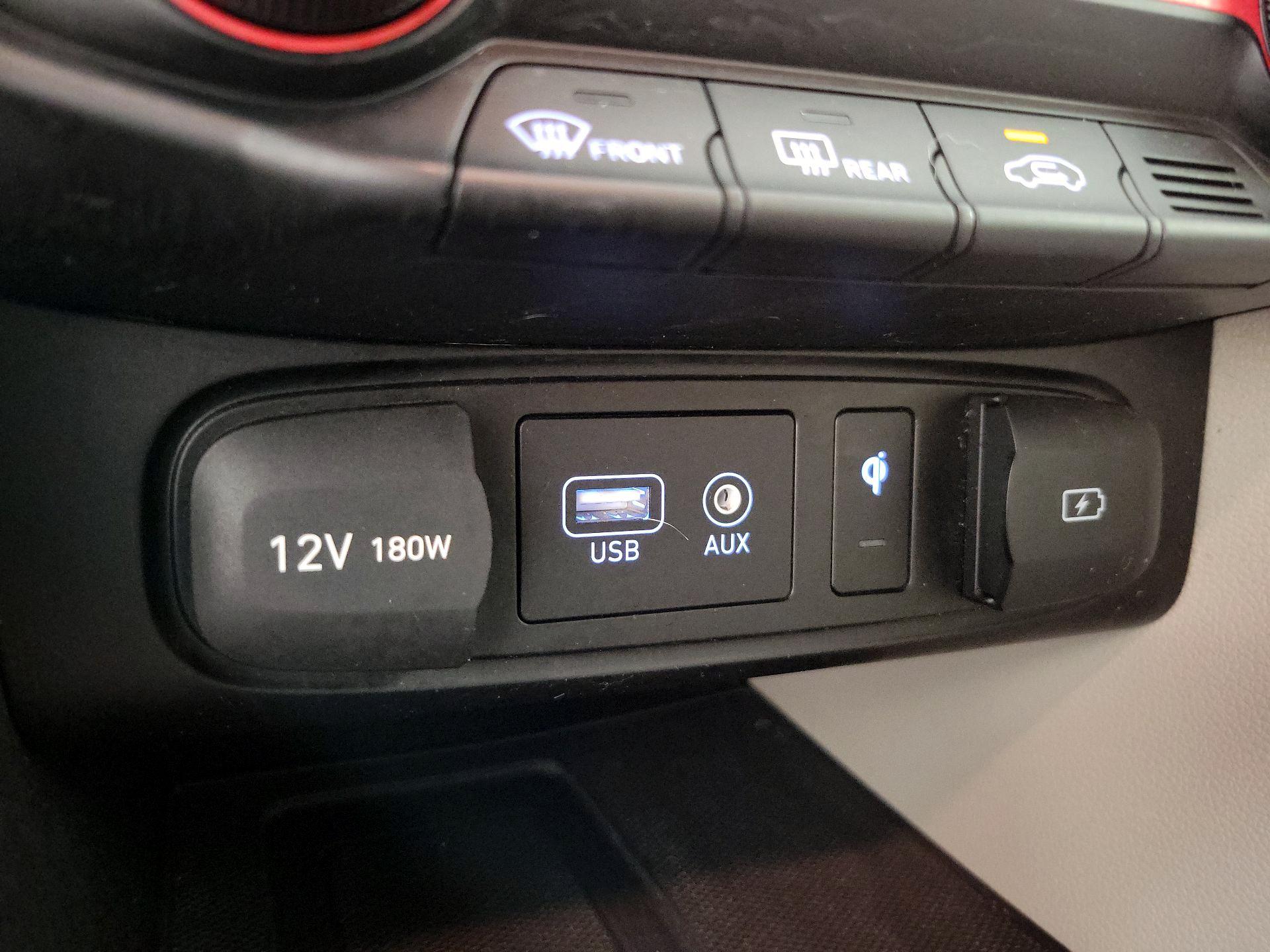 Thumbnail: 2019 Hyundai Veloster - 19