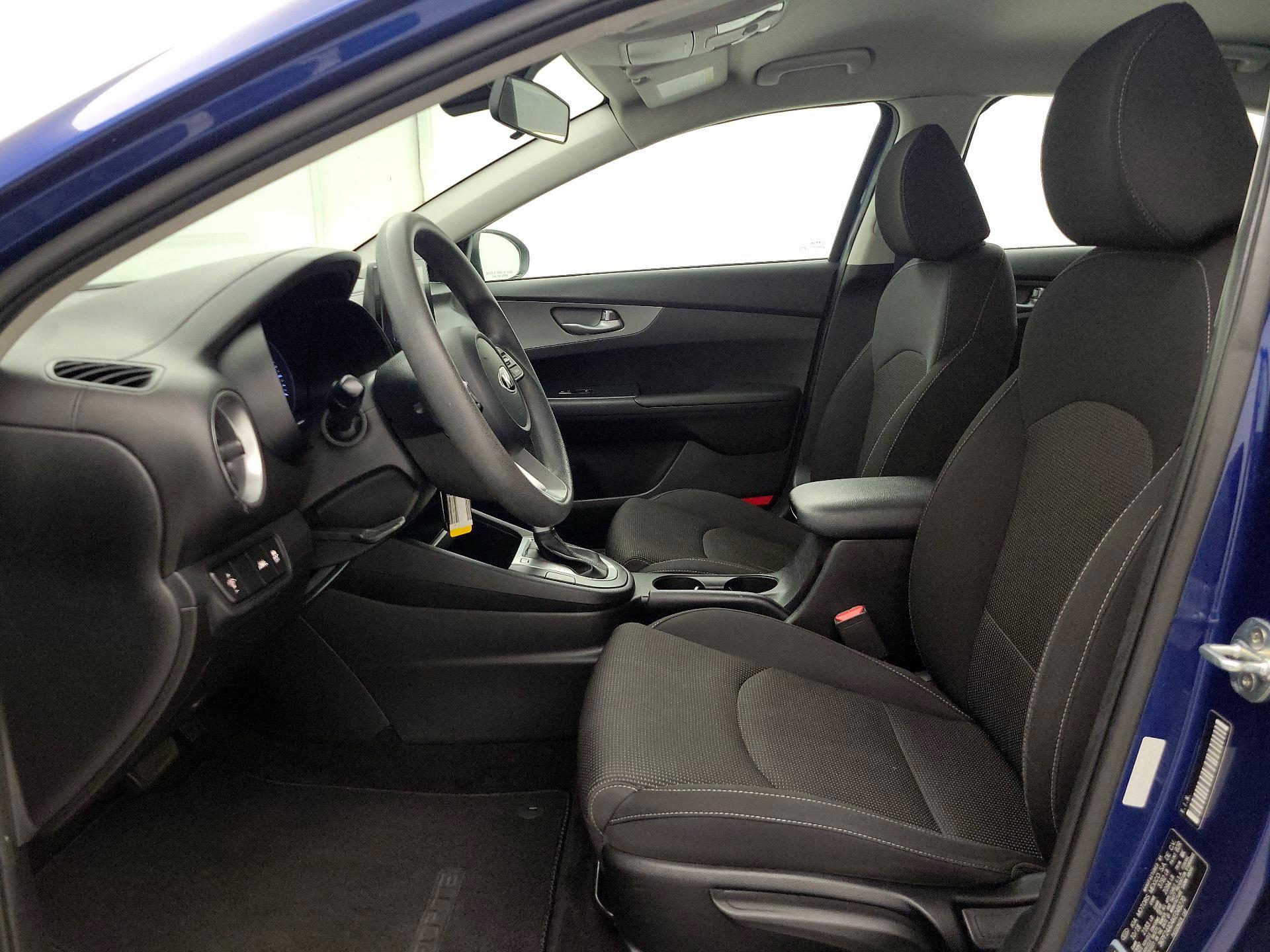 Thumbnail: 2019 Kia Forte - 11