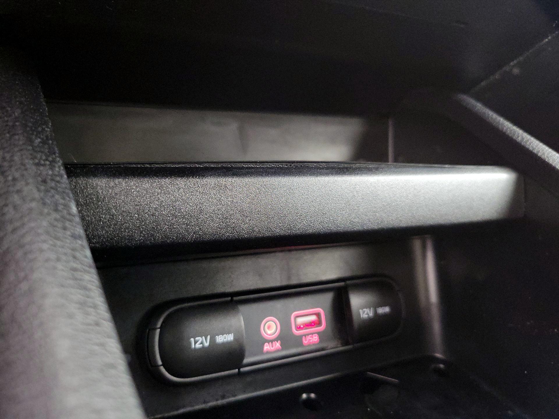 Thumbnail: 2019 Kia Forte - 18