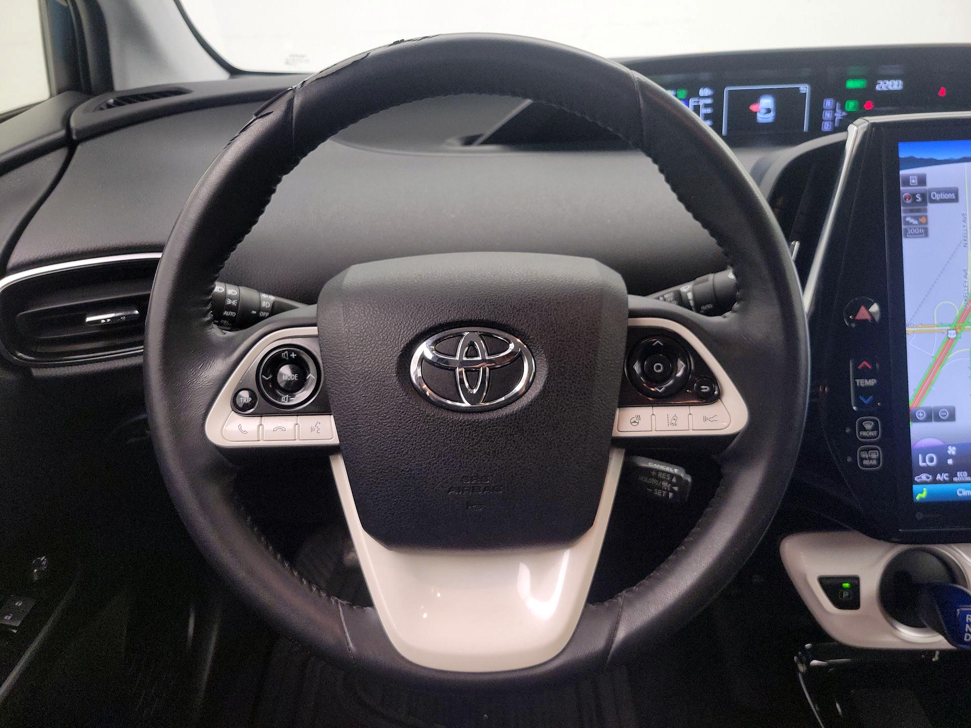 Thumbnail: 2017 Toyota Prius Prime - 10