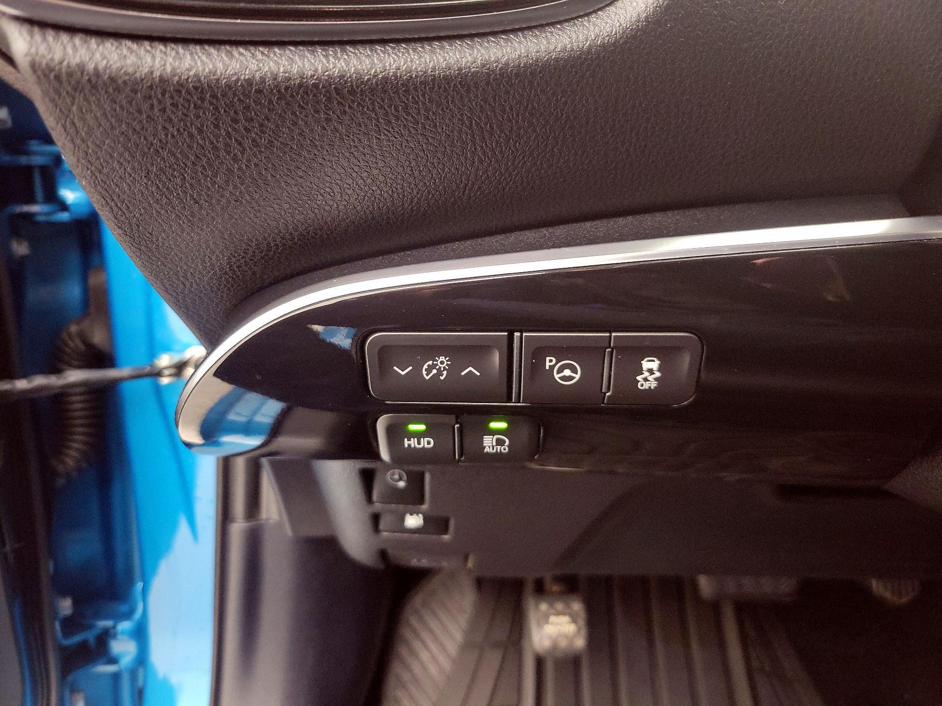 Thumbnail: 2017 Toyota Prius Prime - 13