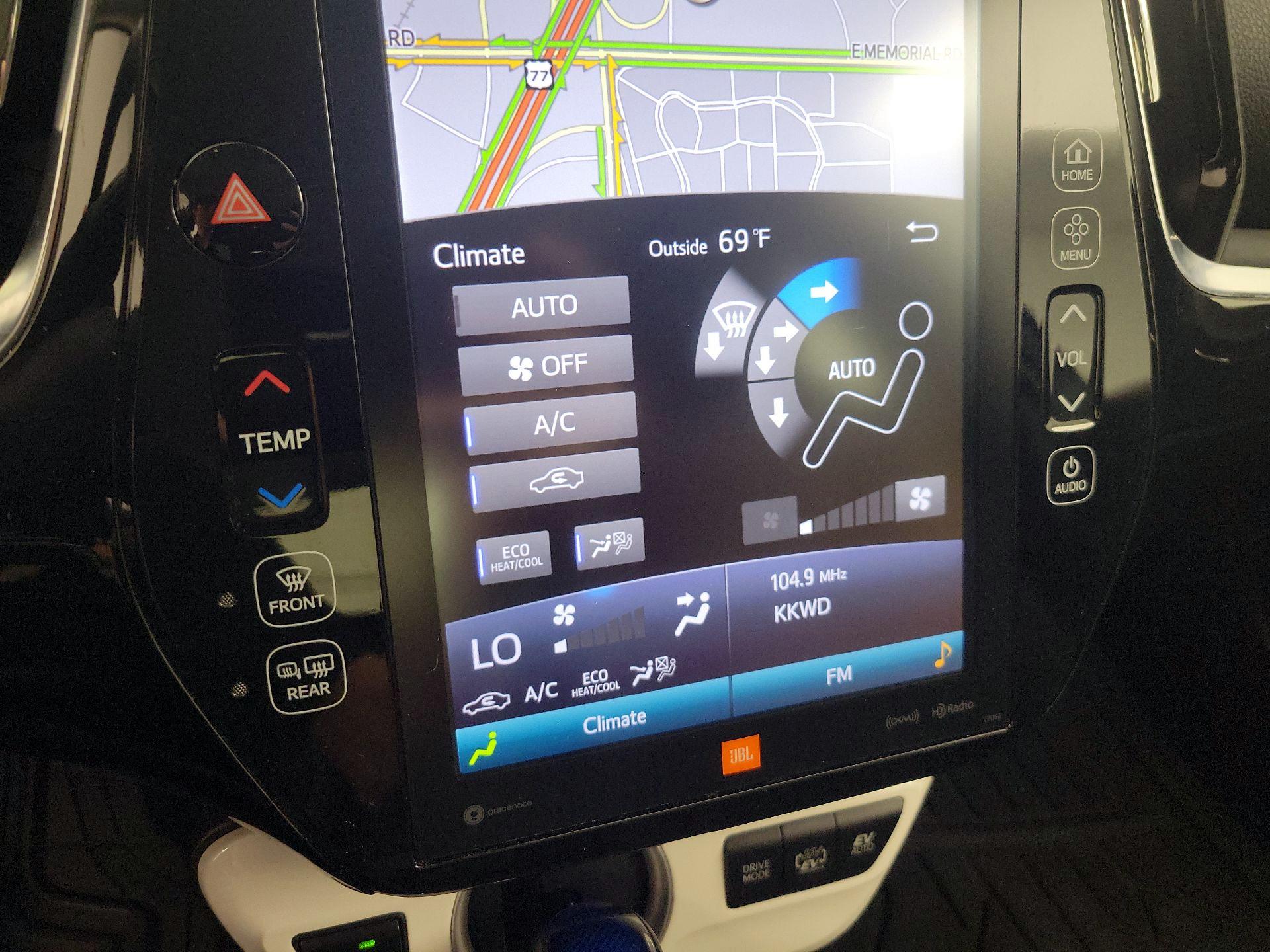 Thumbnail: 2017 Toyota Prius Prime - 17