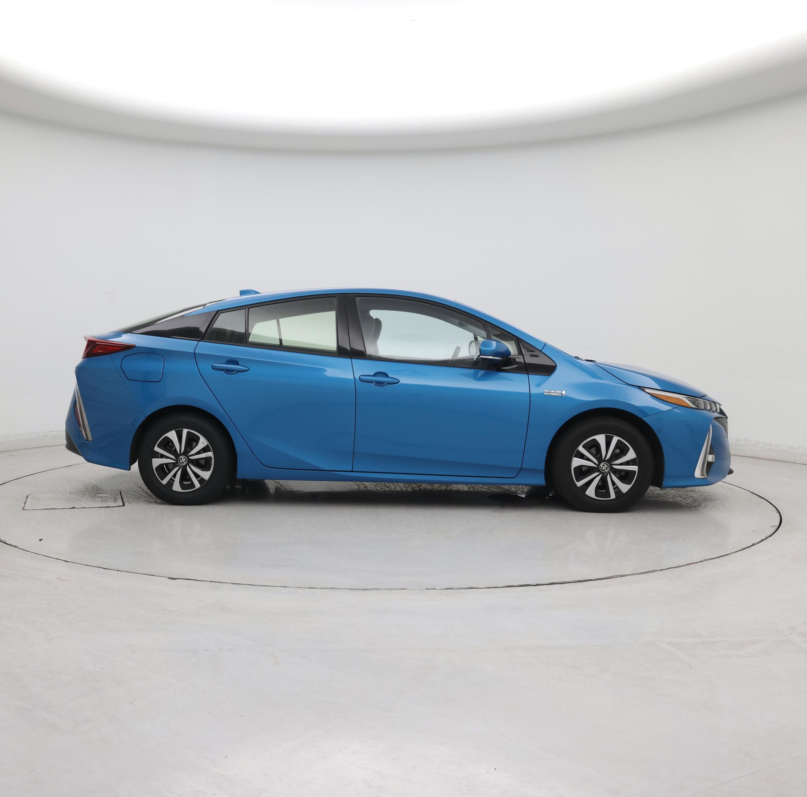 Thumbnail: 2017 Toyota Prius Prime - 7