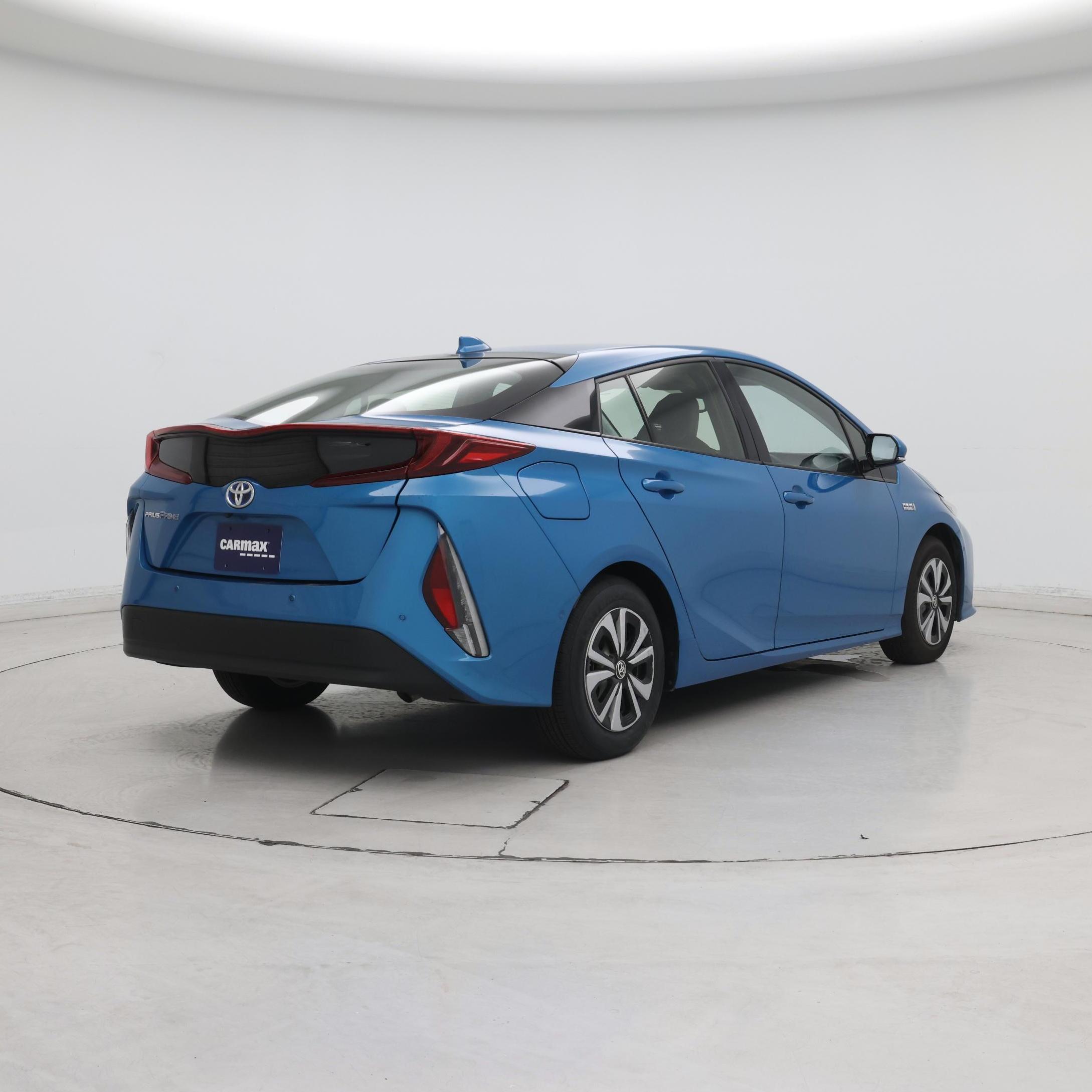 Thumbnail: 2017 Toyota Prius Prime - 8