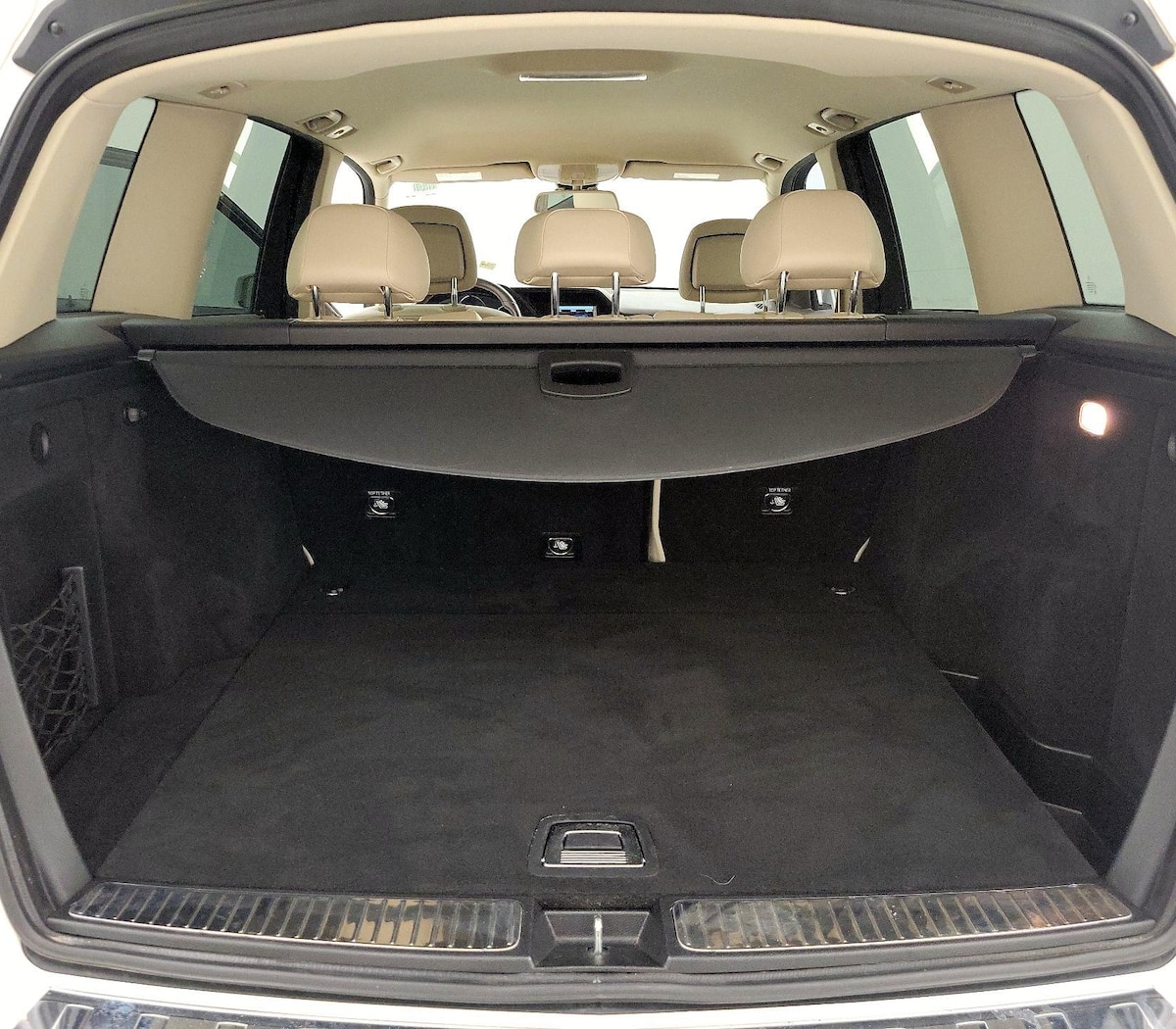 Trunk/Cargo (Seats Up)