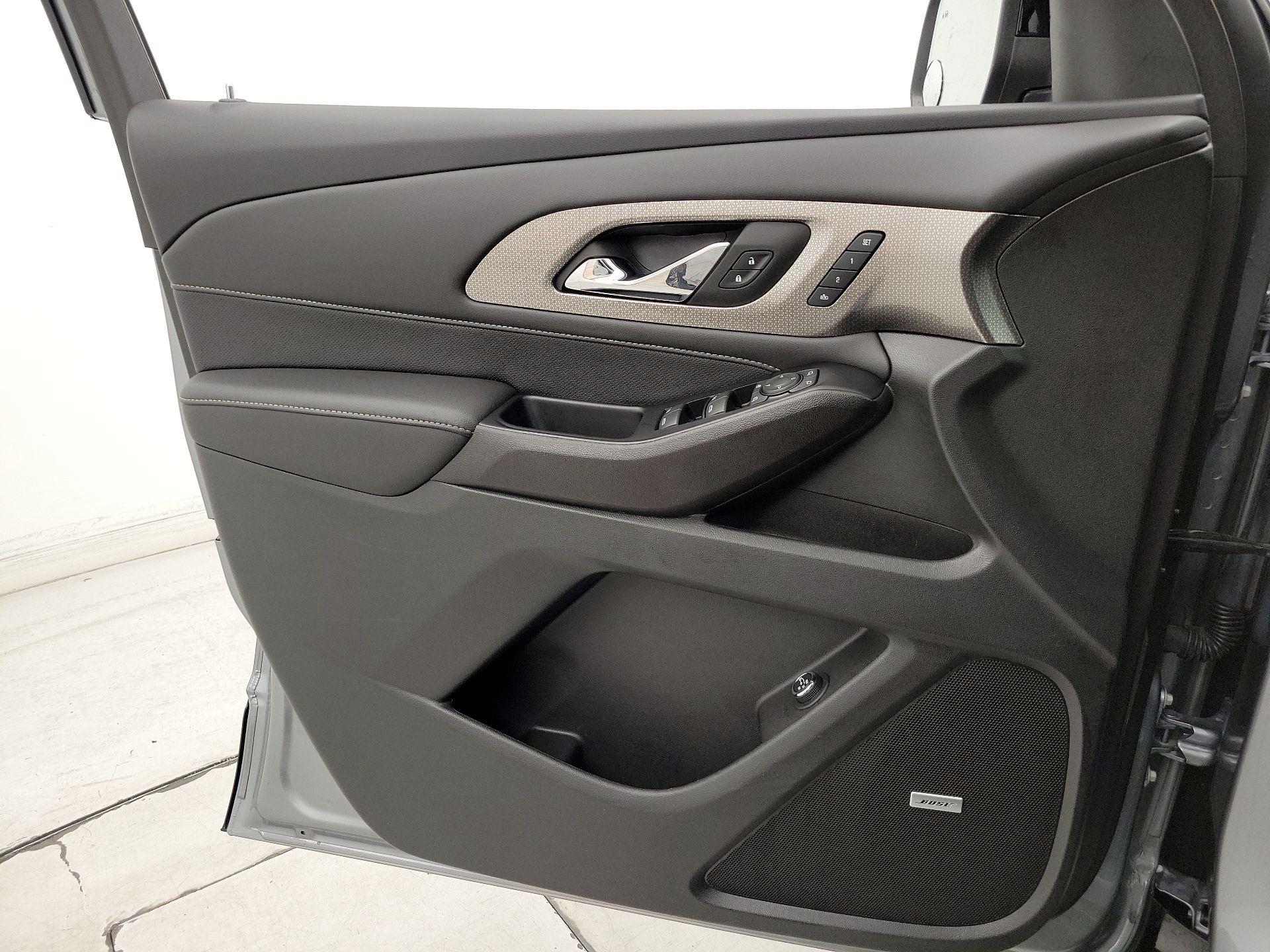 Thumbnail: 2023 Chevrolet Traverse - 12