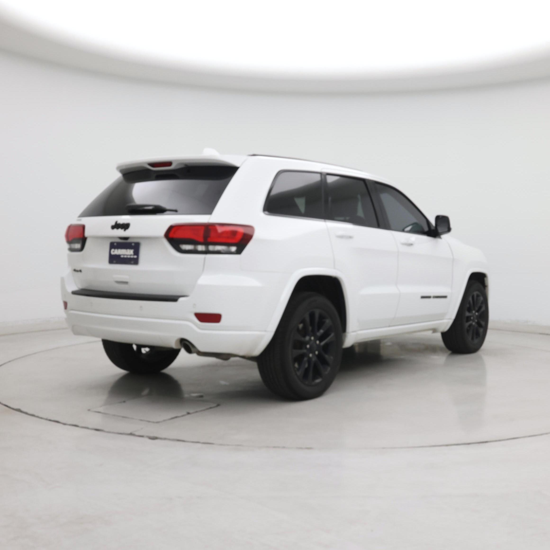 Thumbnail: 2018 Jeep Grand Cherokee - 8