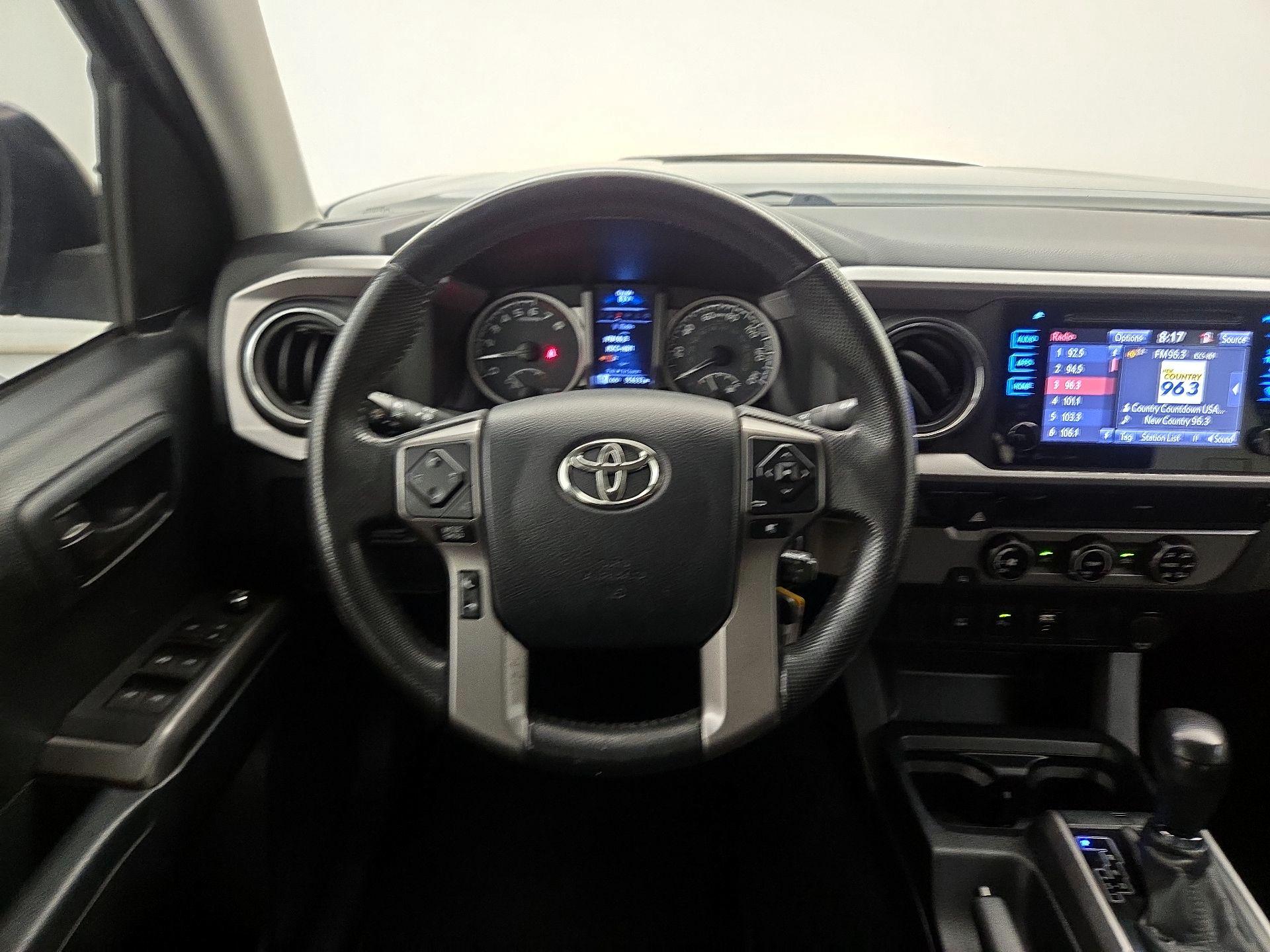 Thumbnail: 2017 Toyota Tacoma - 10
