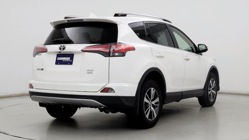 2018 Toyota RAV4 XLE 8