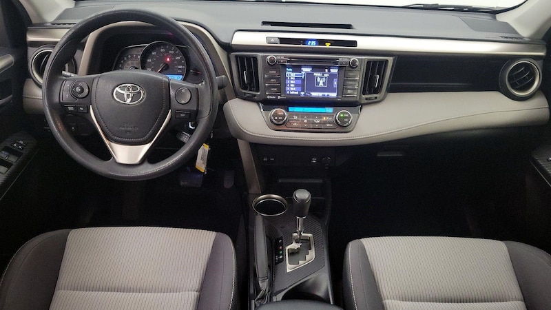 2015 Toyota RAV4 XLE 9