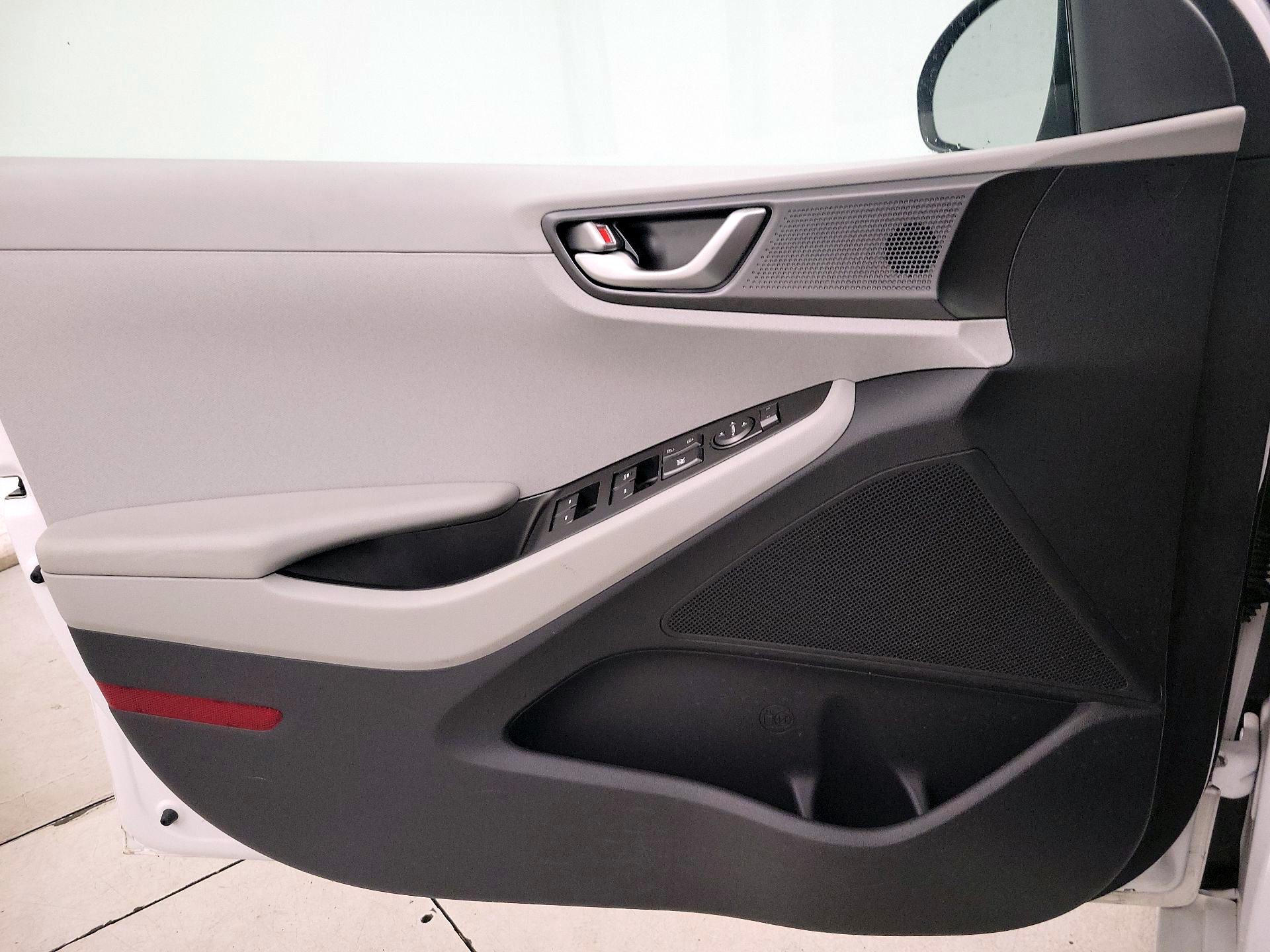 Thumbnail: 2020 Hyundai Ioniq - 12