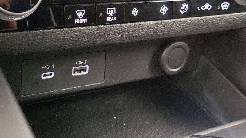 2022 Mitsubishi Outlander ES 18