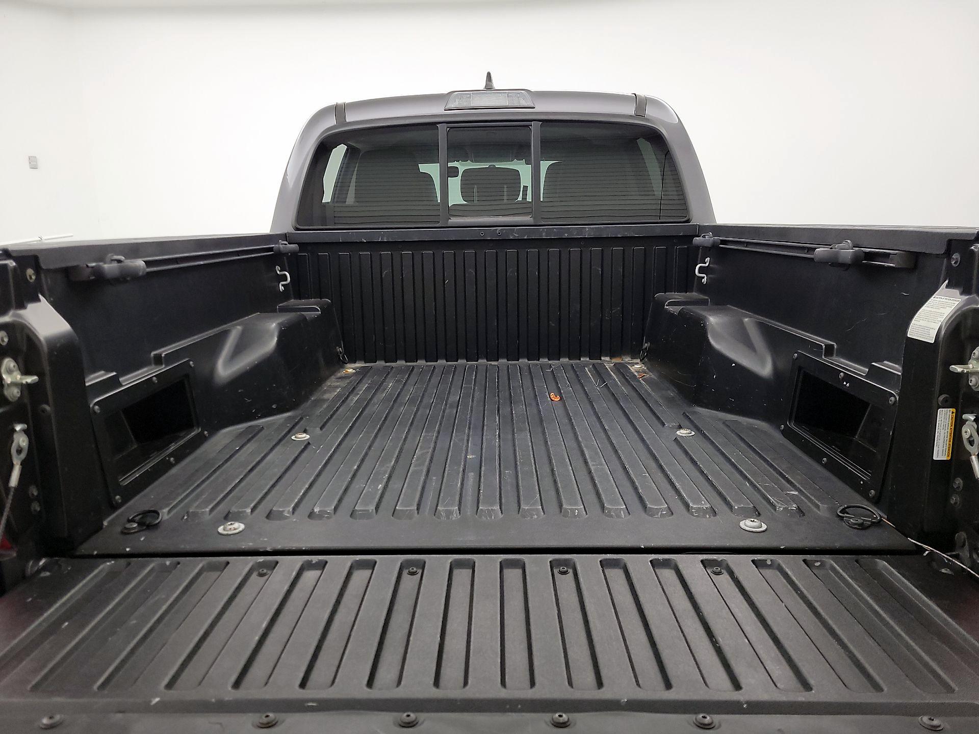 Thumbnail: 2016 Toyota Tacoma - 20