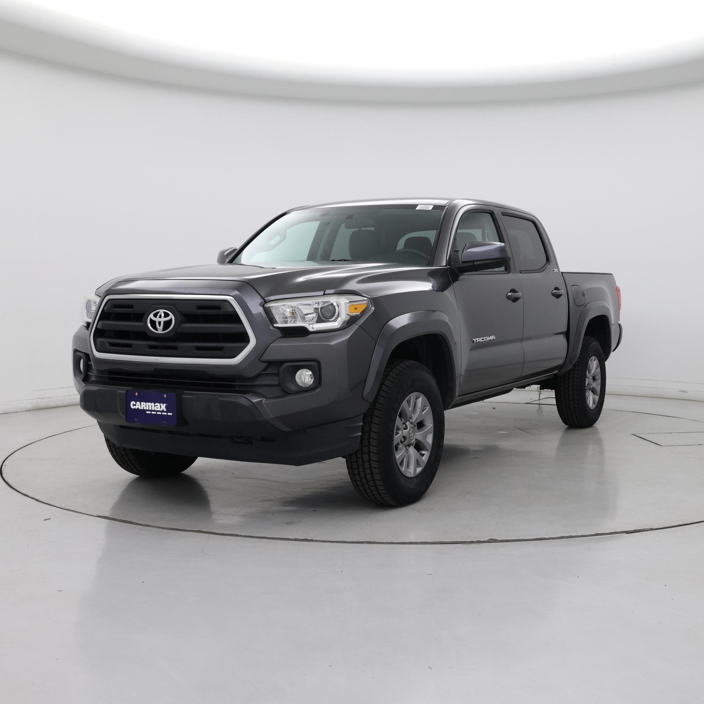 Thumbnail: 2016 Toyota Tacoma - 4