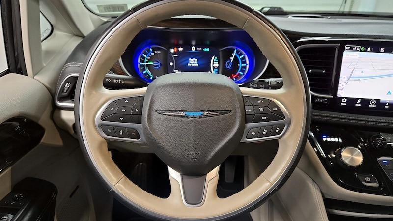 2021 Chrysler Pacifica Hybrid Limited 10