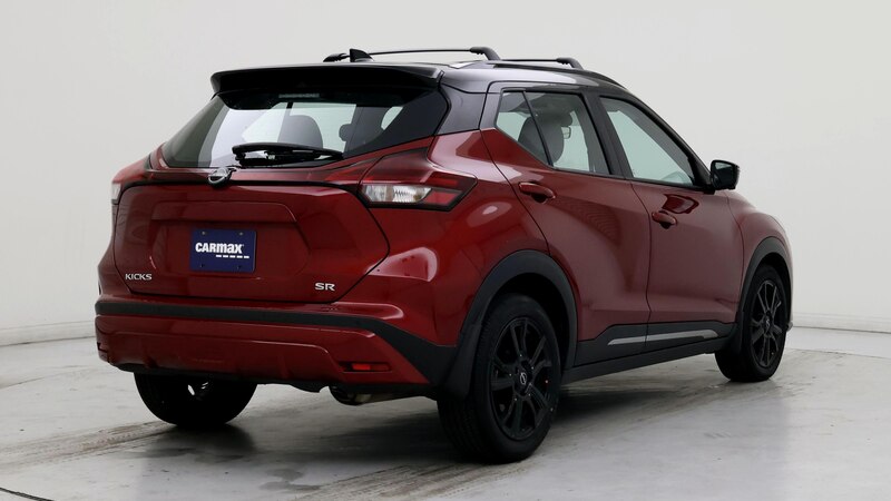 2023 Nissan Kicks SR 8