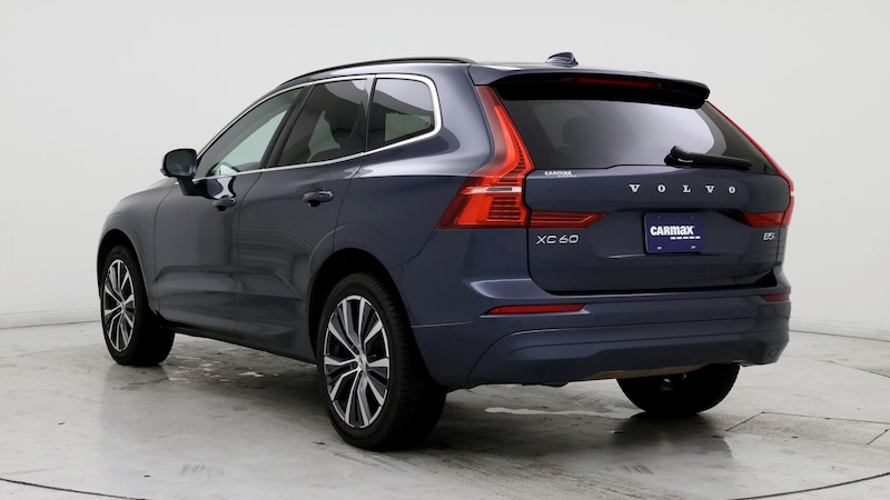 2022 Volvo XC60 B5 Momentum 2