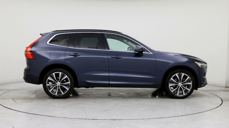 2022 Volvo XC60 B5 Momentum 7