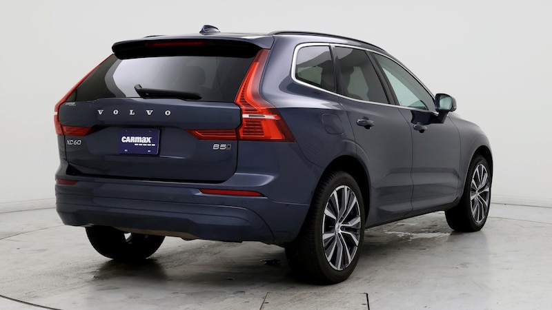 2022 Volvo XC60 B5 Momentum 8