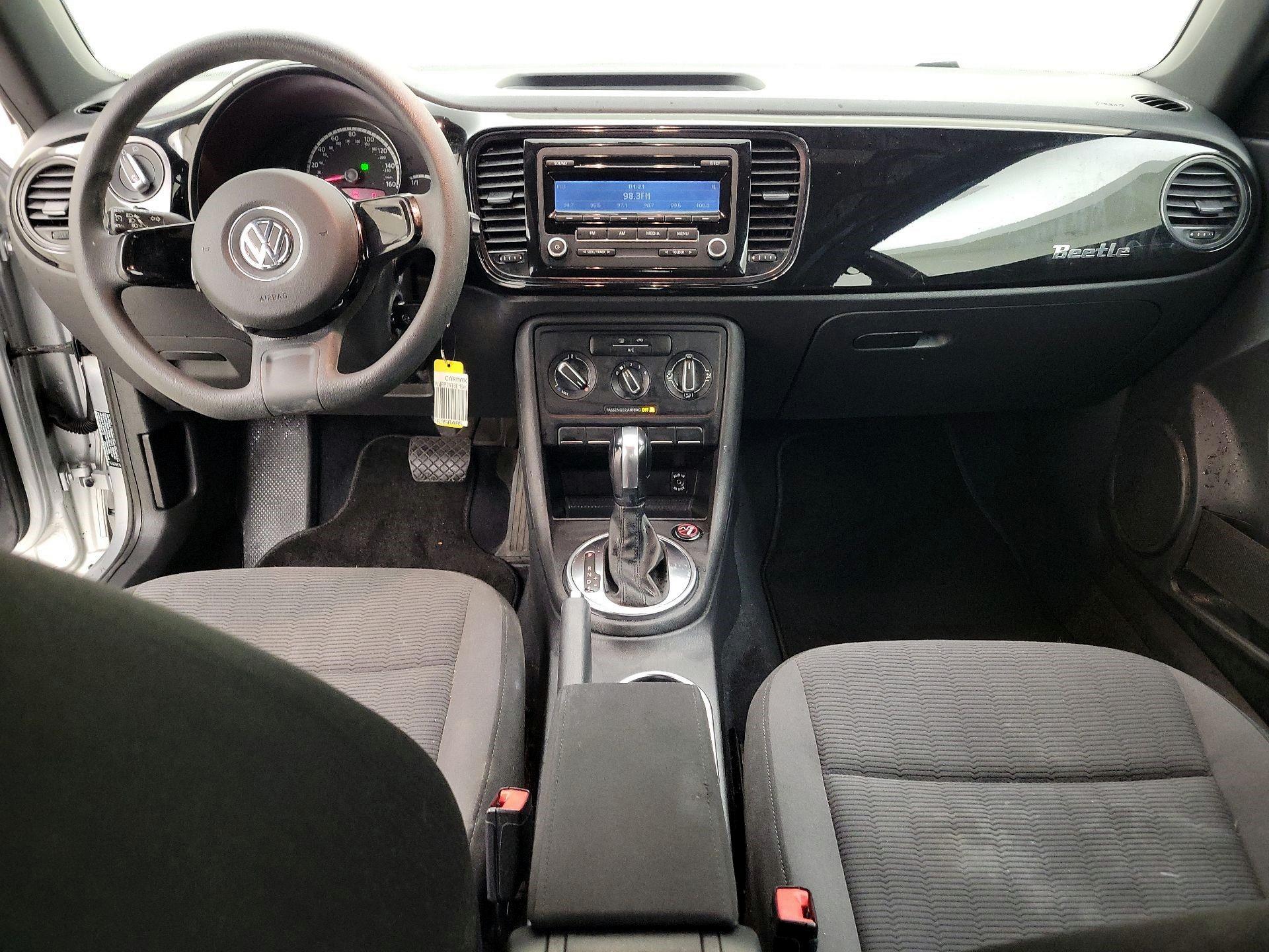 Thumbnail: 2014 Volkswagen Beetle - 9